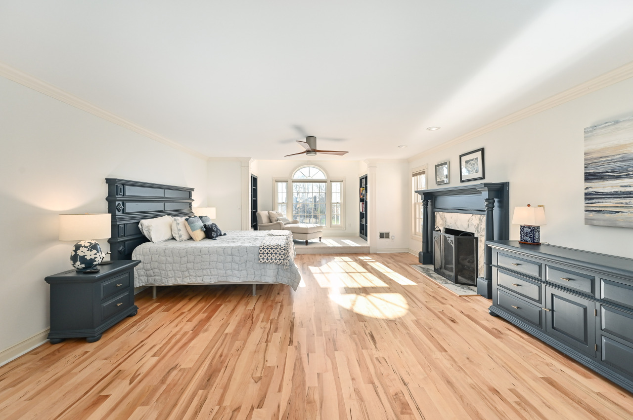 6932 W Lafayette Pl