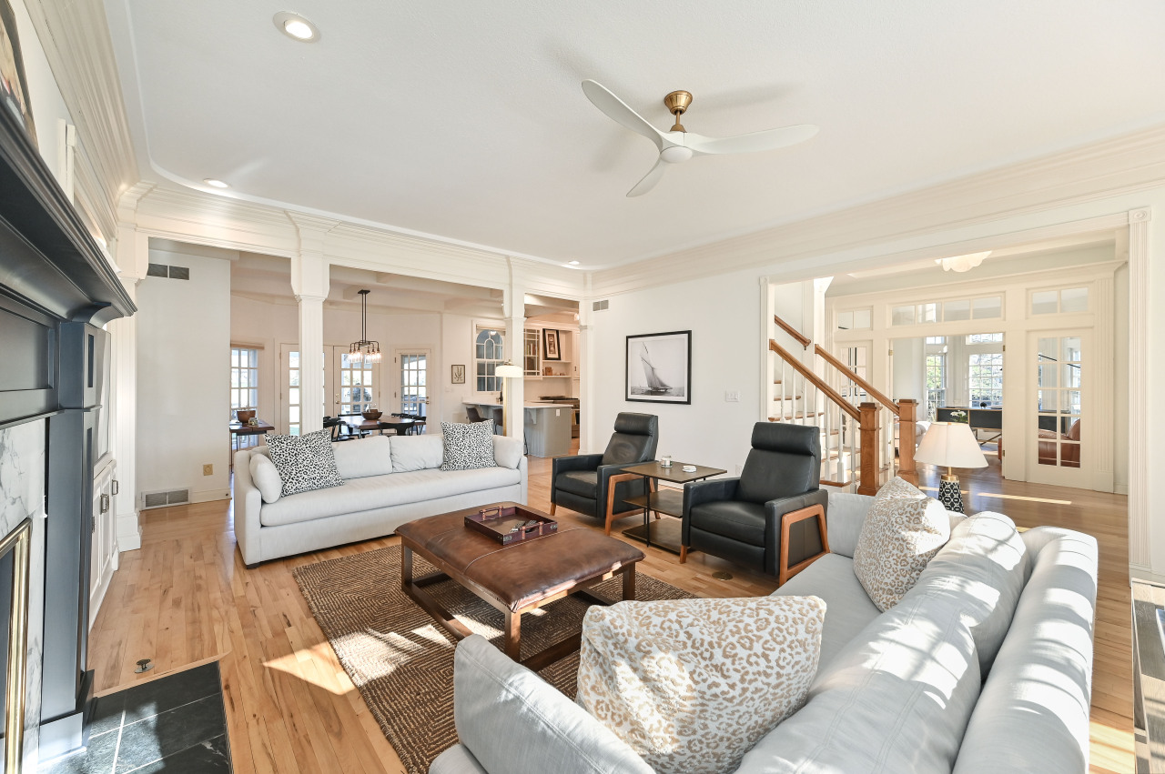 6932 W Lafayette Pl