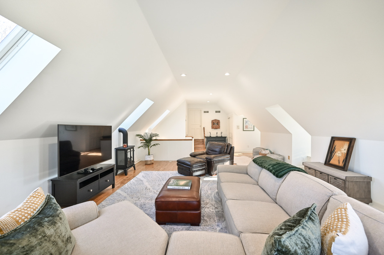 6932 W Lafayette Pl