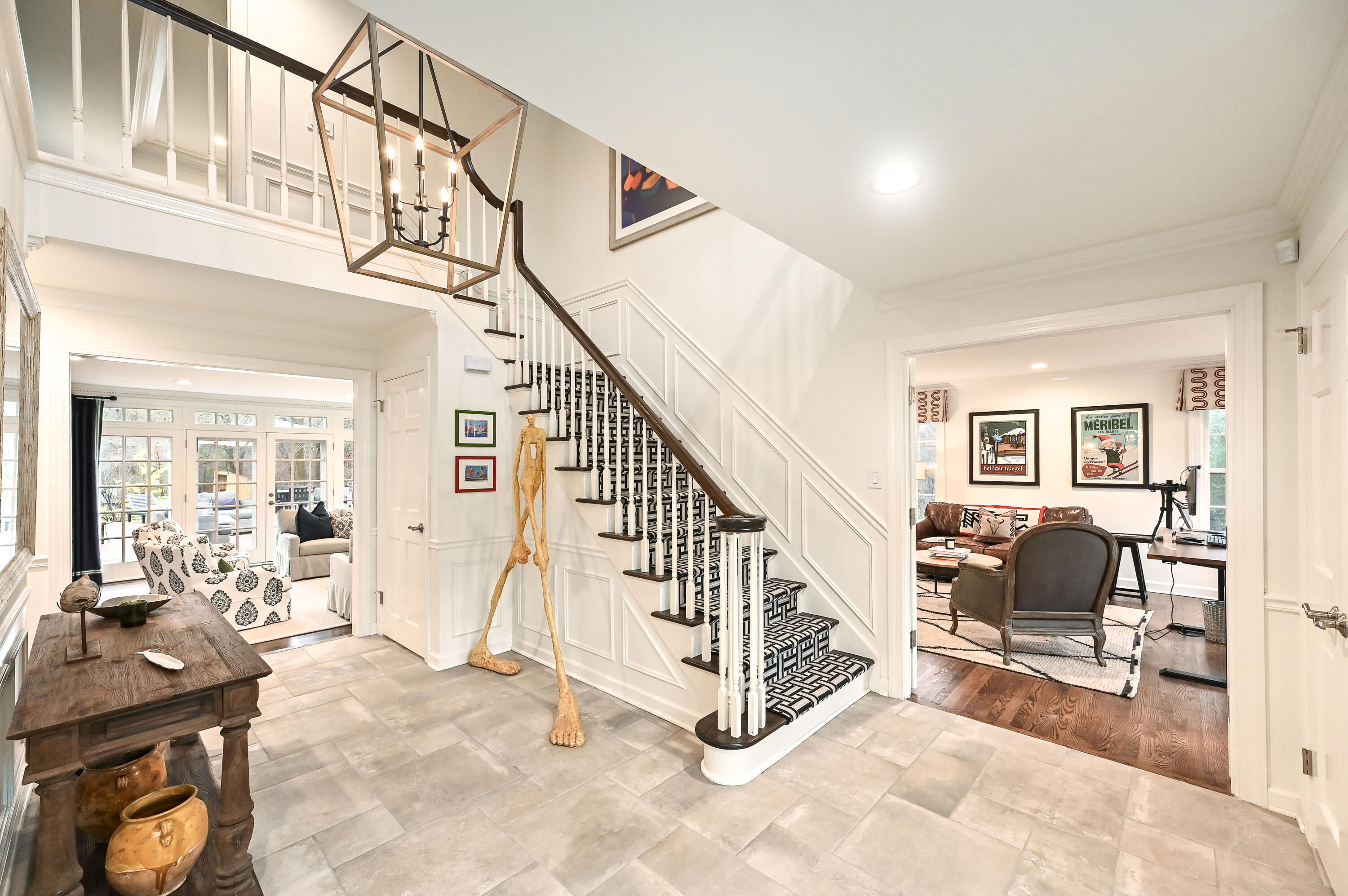 2127 W Columbia Dr