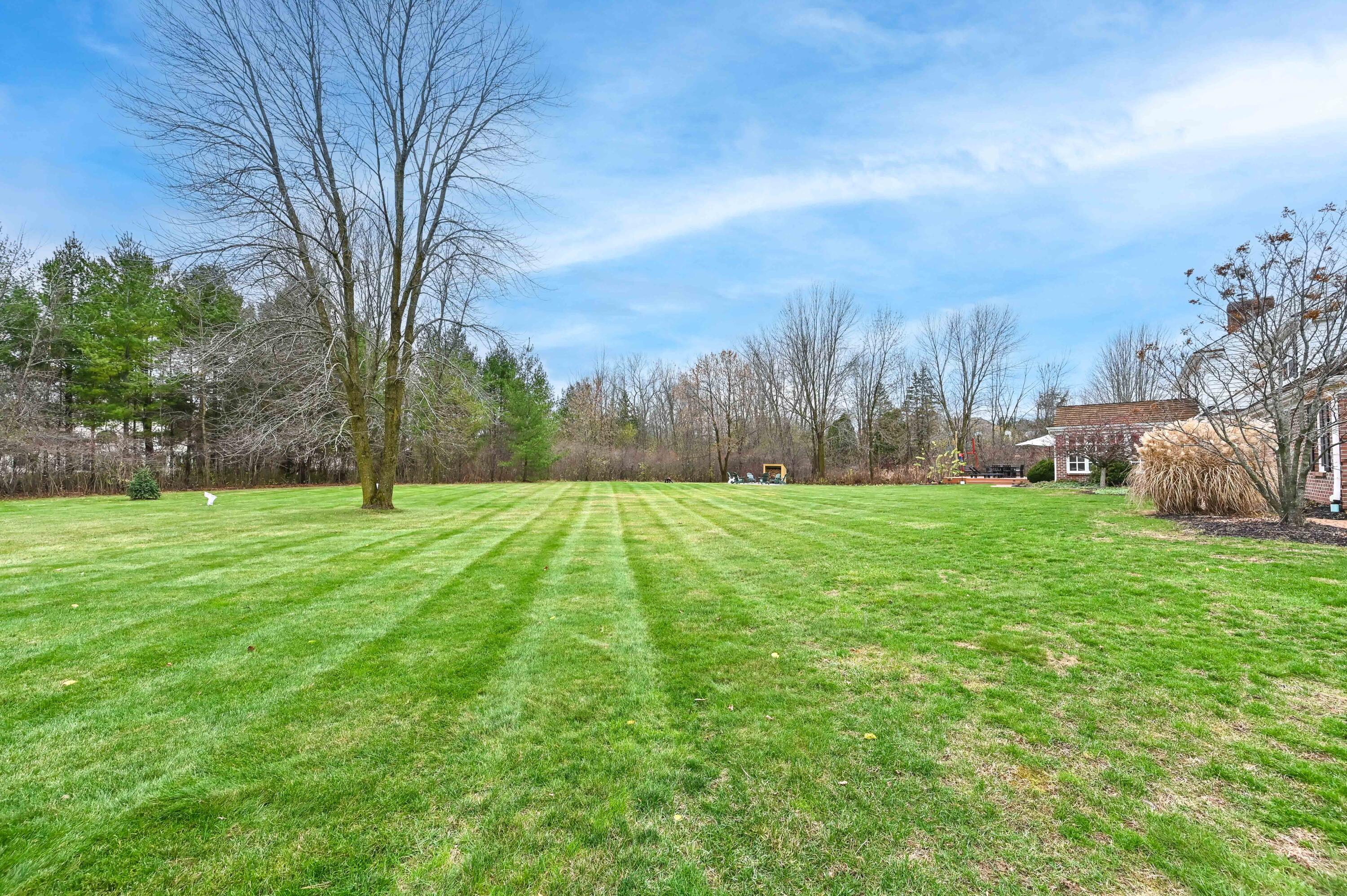 2127 W Columbia Dr