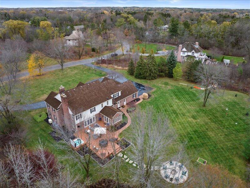 2127 W Columbia Dr
