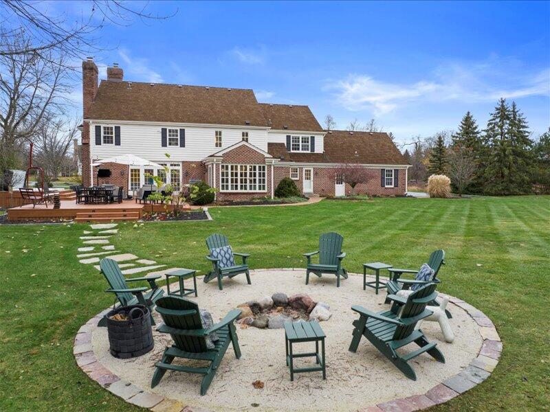 2127 W Columbia Dr