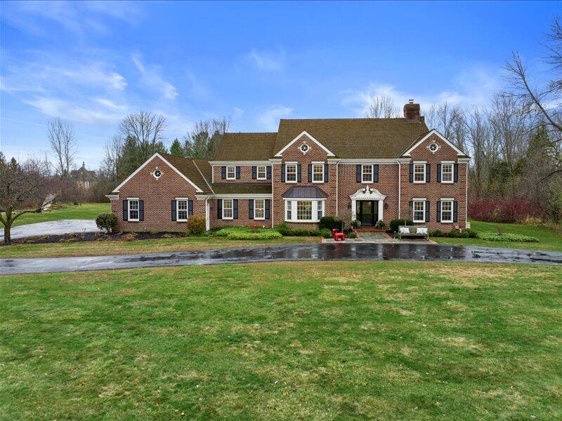 2127 W Columbia Dr