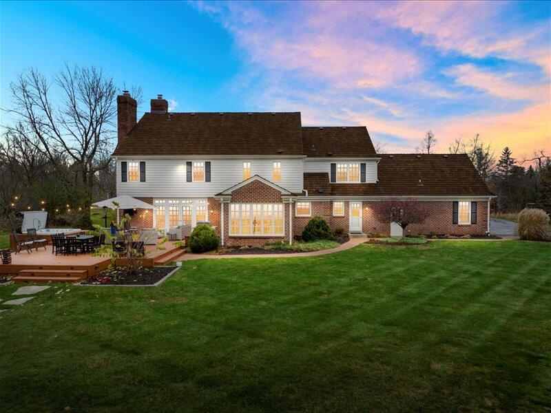 2127 W Columbia Dr