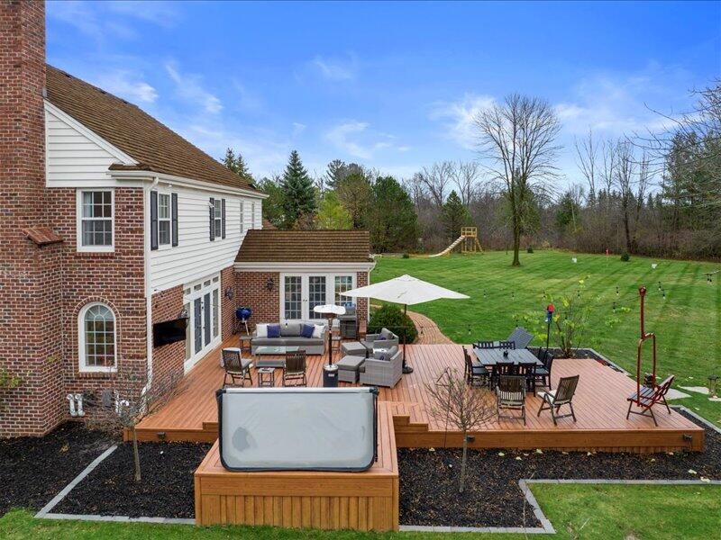 2127 W Columbia Dr