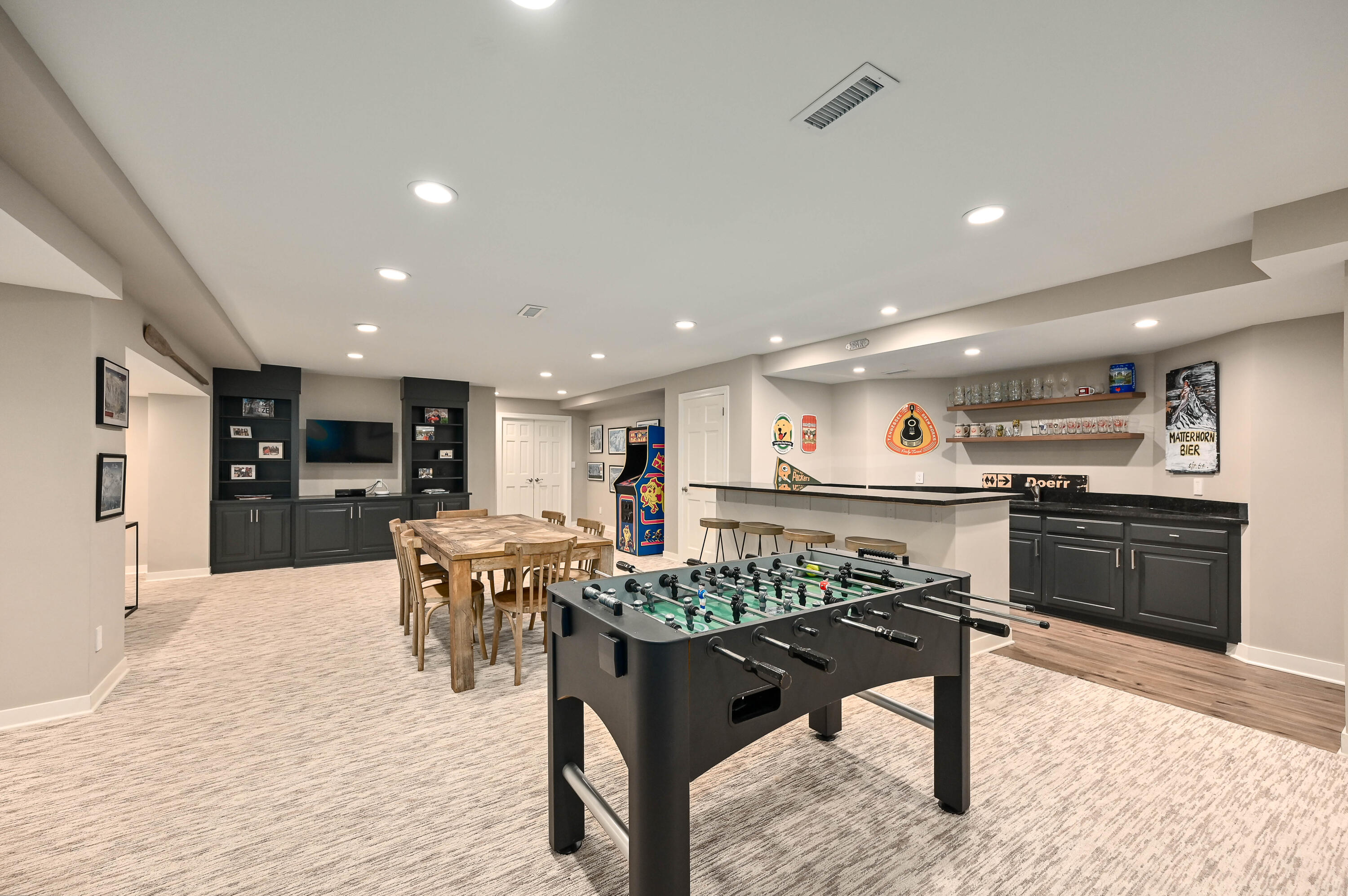 2127 W Columbia Dr