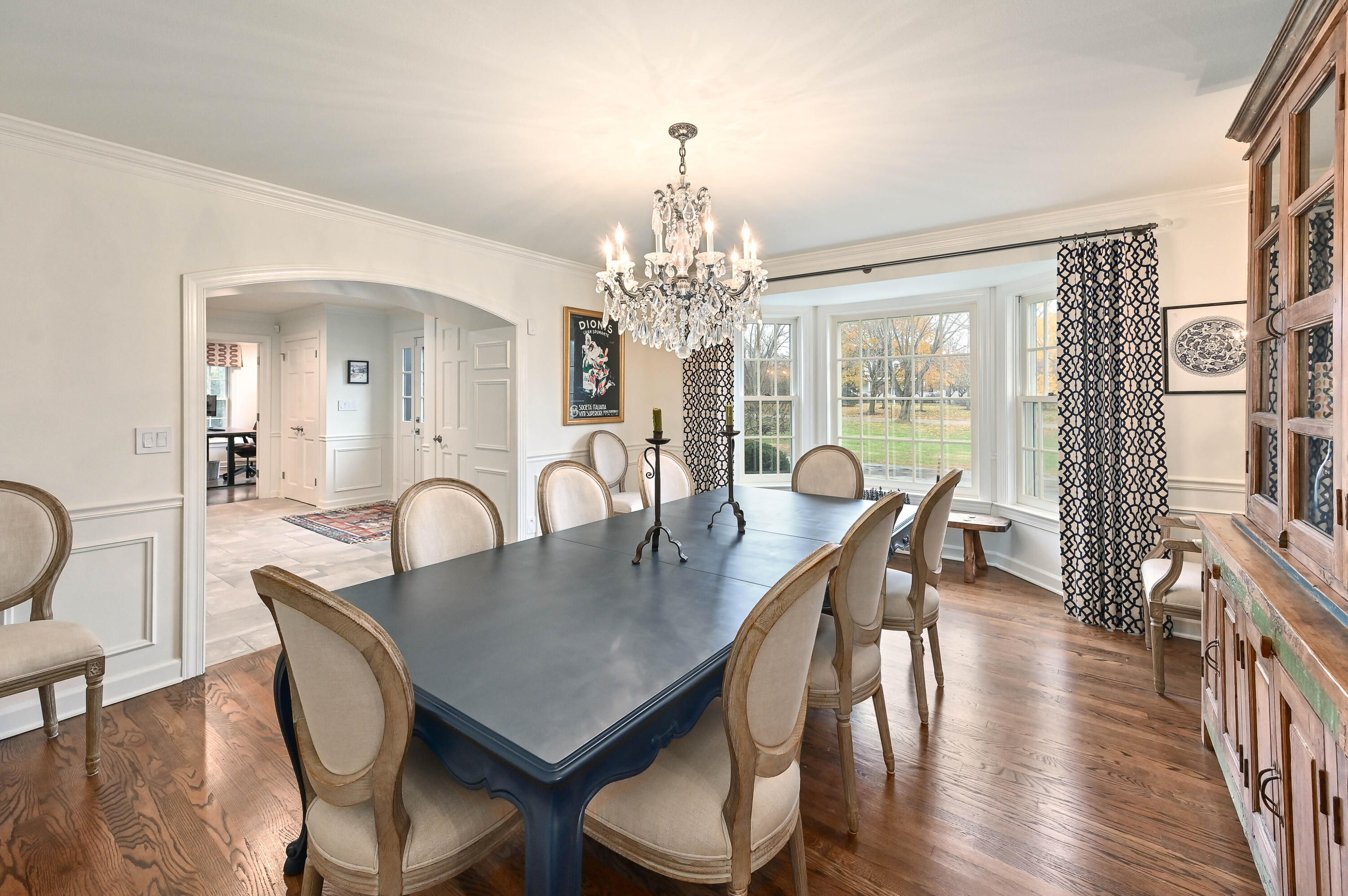 2127 W Columbia Dr