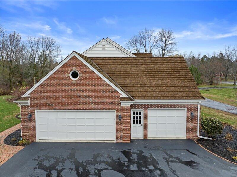 2127 W Columbia Dr