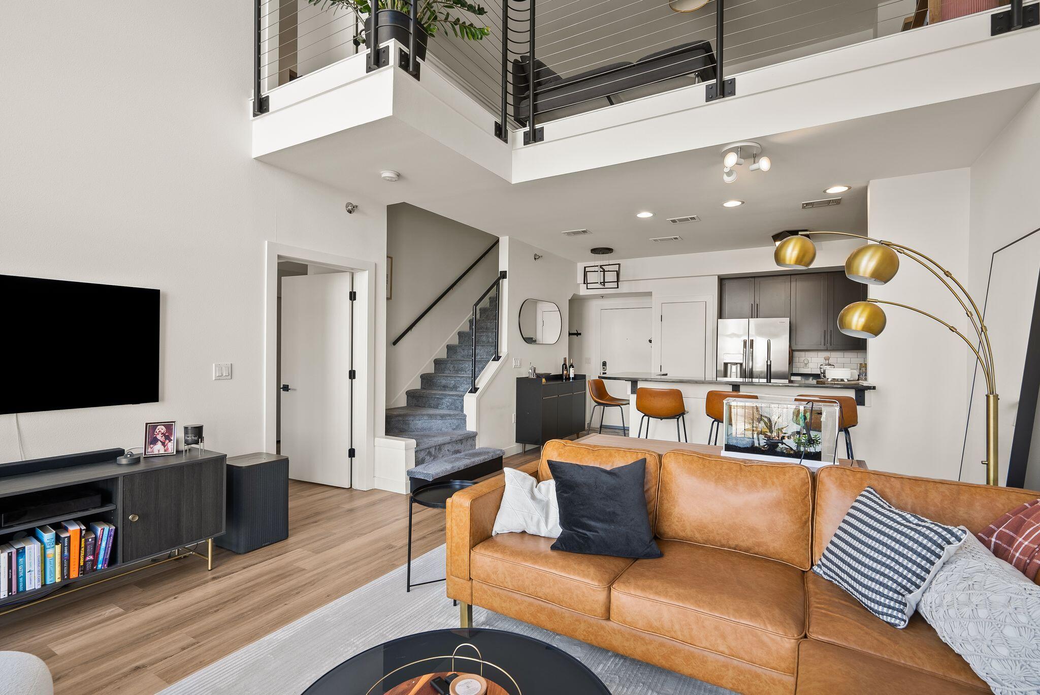 2121 S Kinnickinnic Ave Unit: 107