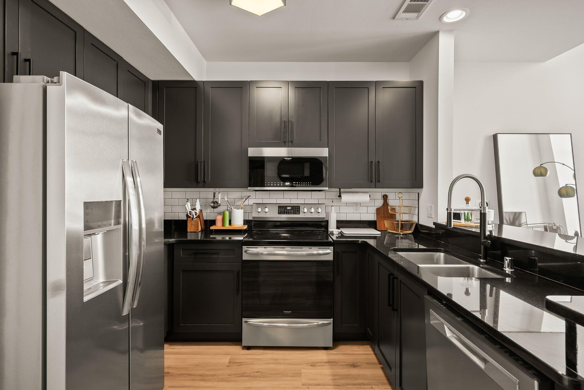 2121 S Kinnickinnic Ave Unit: 107