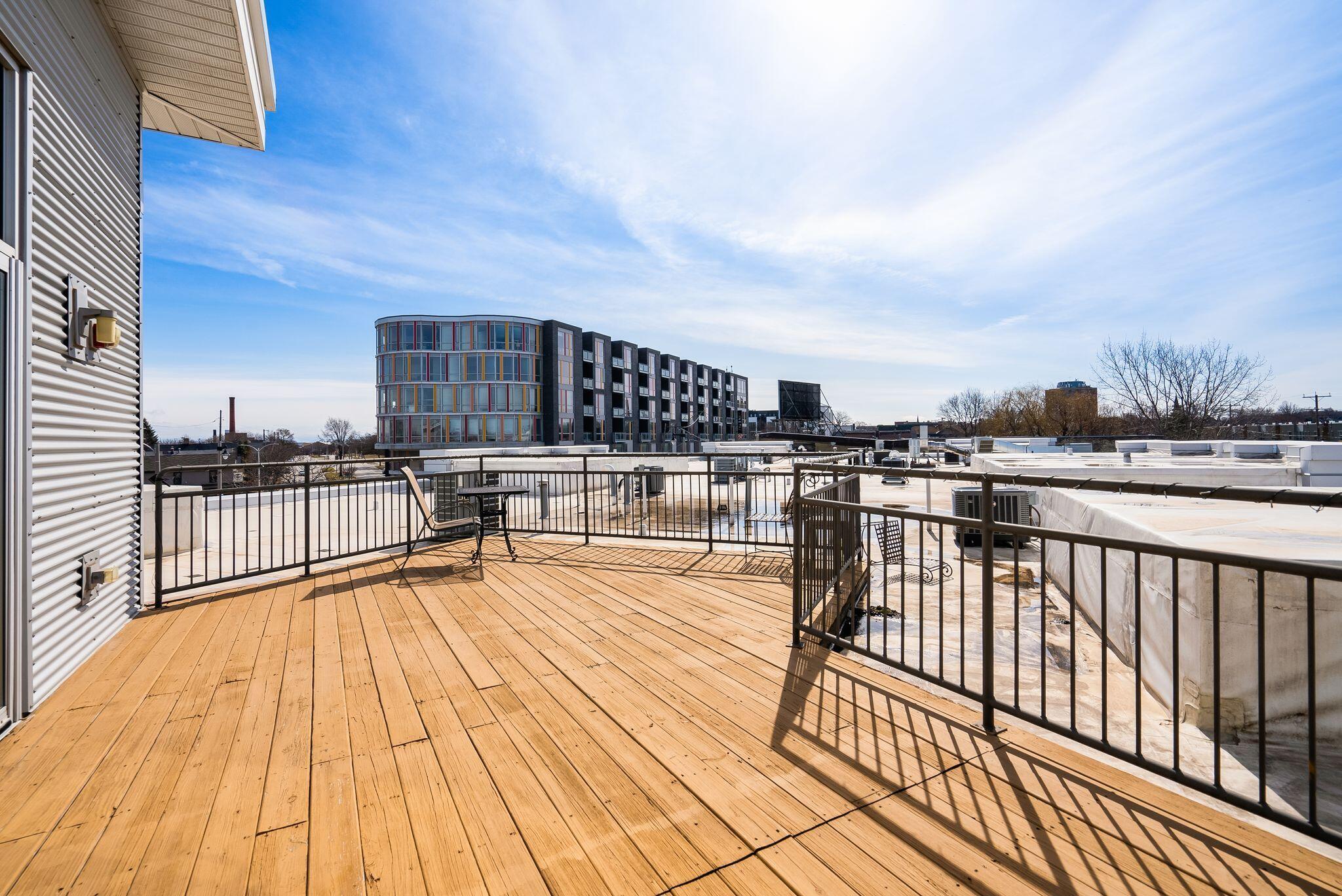2121 S Kinnickinnic Ave Unit: 107