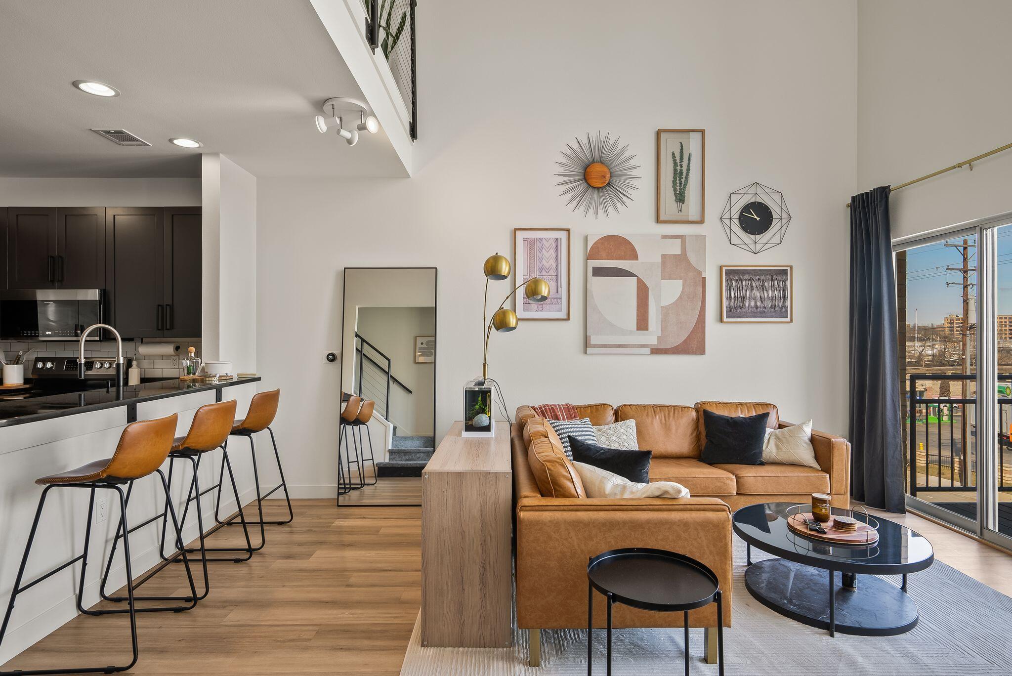 2121 S Kinnickinnic Ave Unit: 107