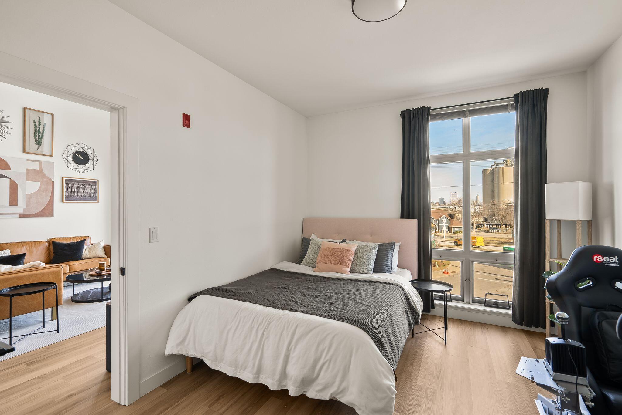 2121 S Kinnickinnic Ave Unit: 107