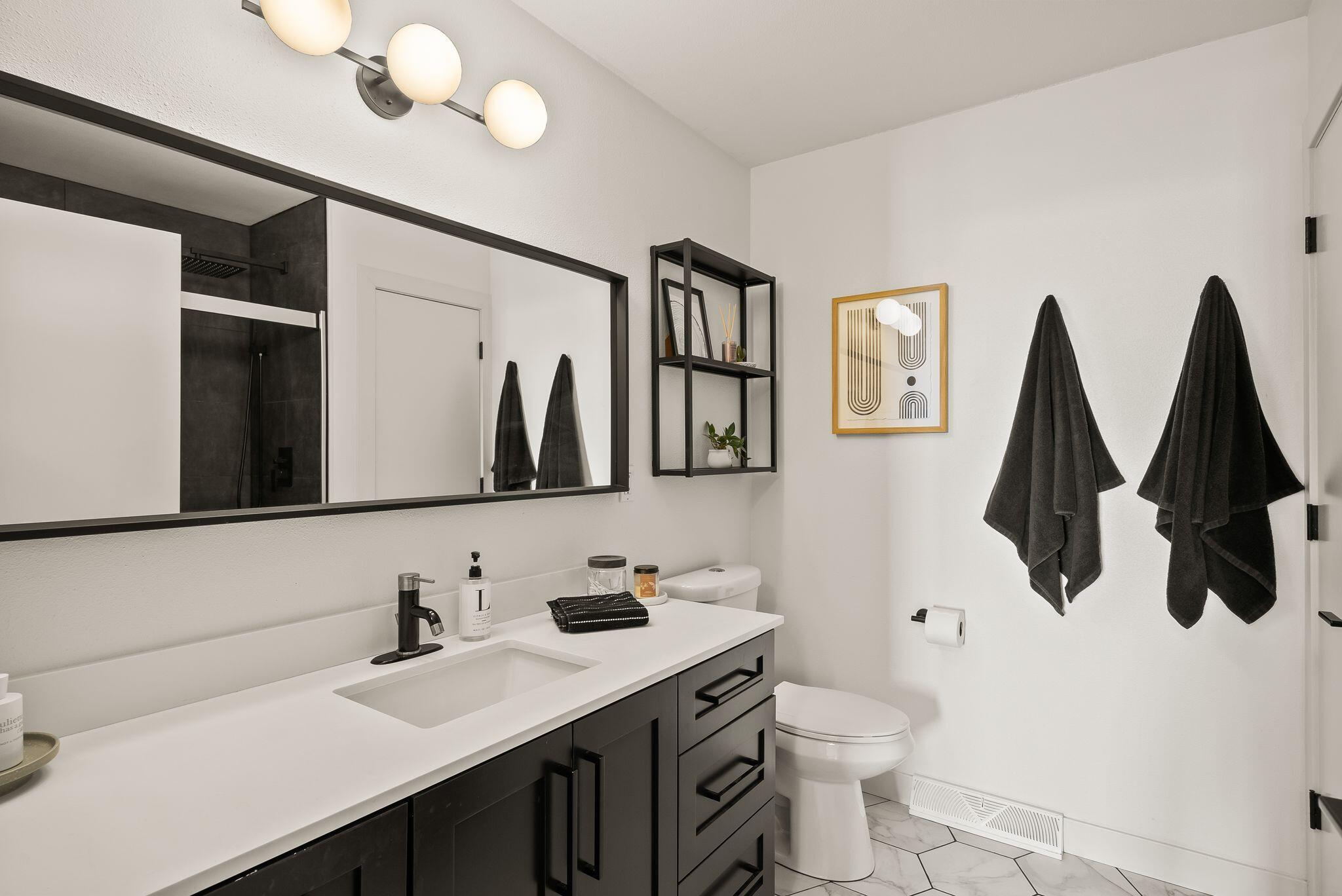 2121 S Kinnickinnic Ave Unit: 107