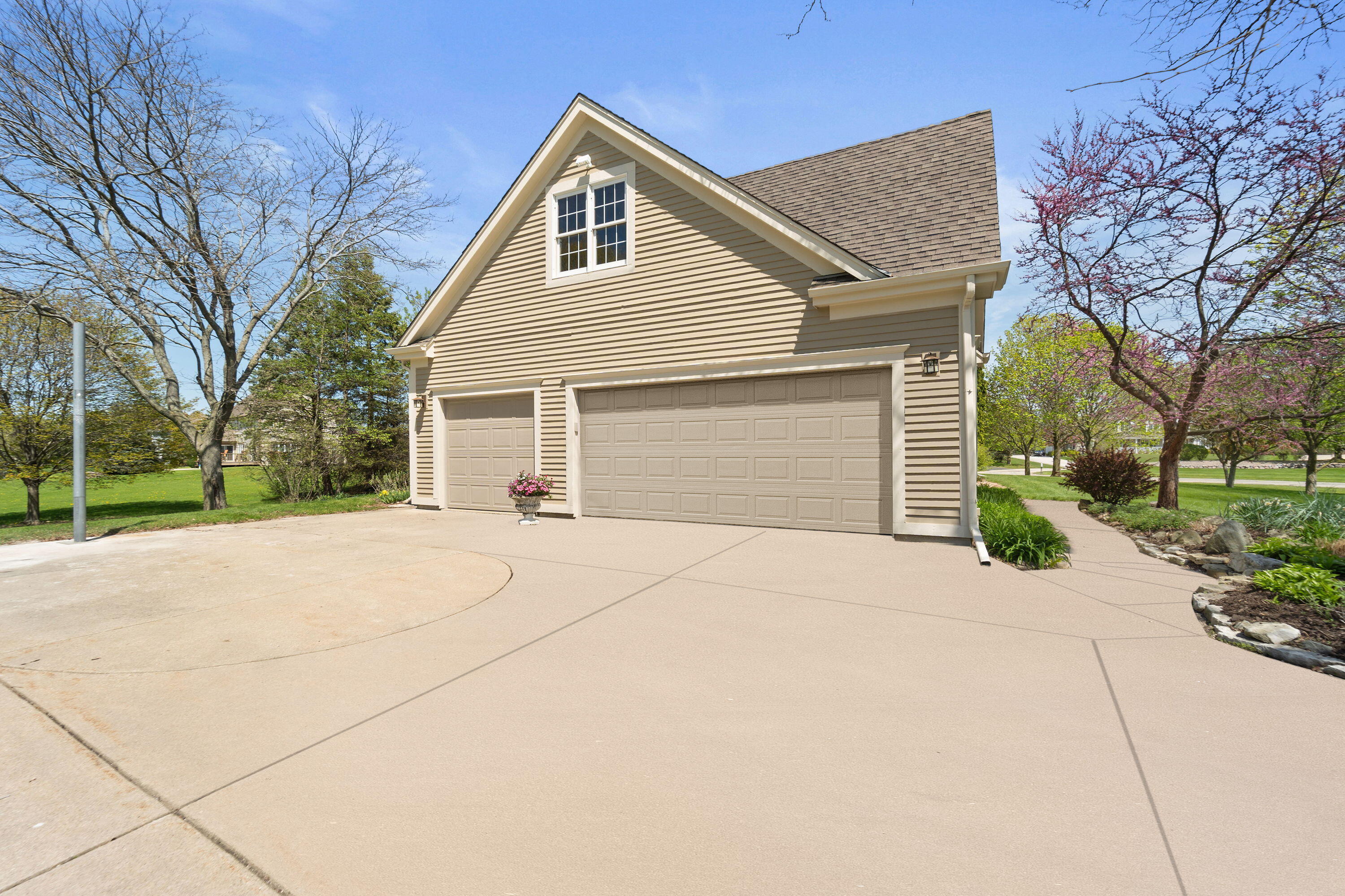 8420 W Daventry Rd