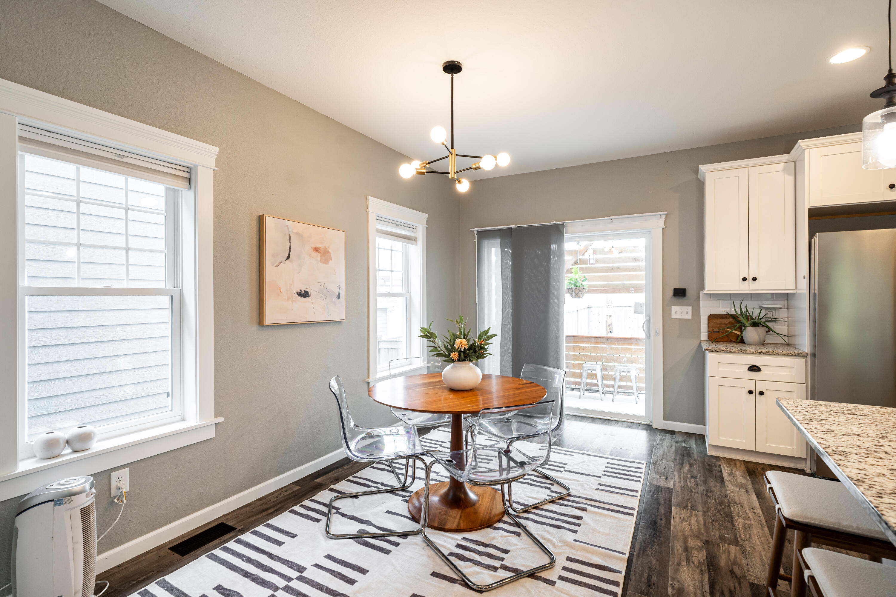 2487 S Saint Clair St