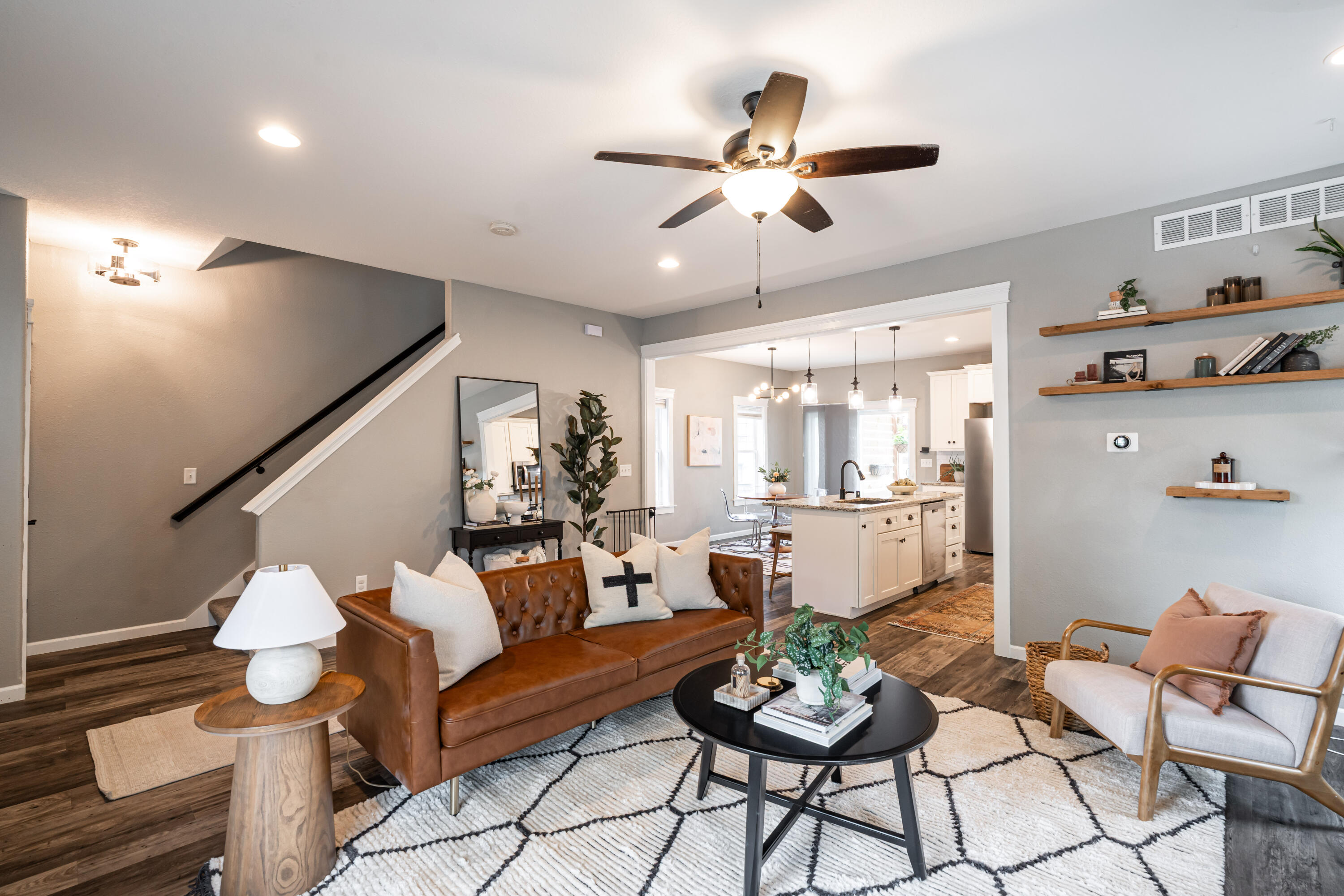 2487 S Saint Clair St