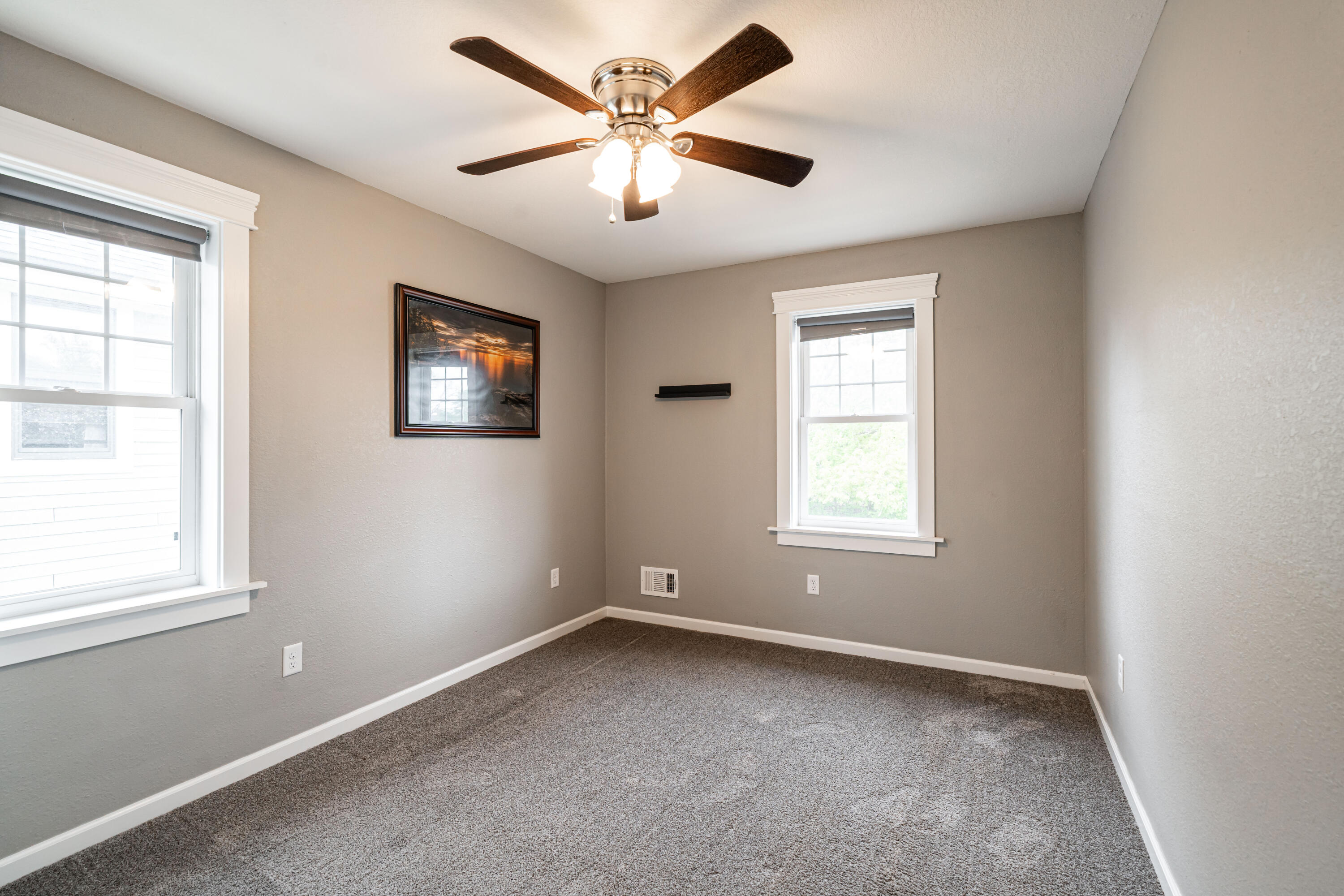 2487 S Saint Clair St