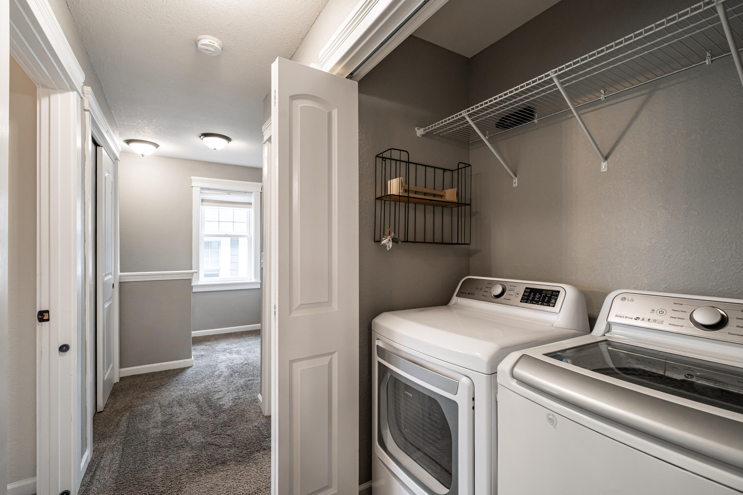 2487 S Saint Clair St