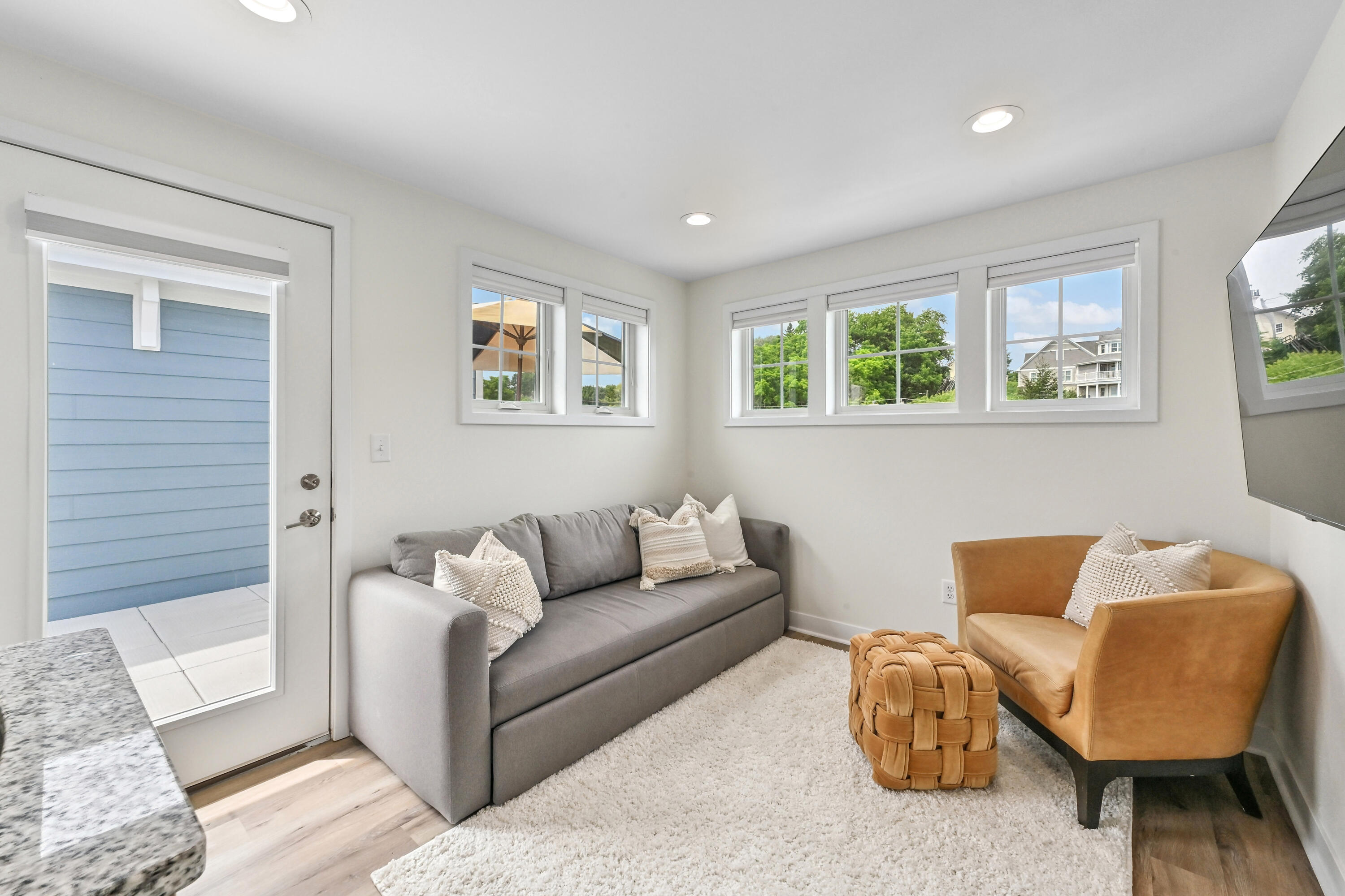 307 E Pier St