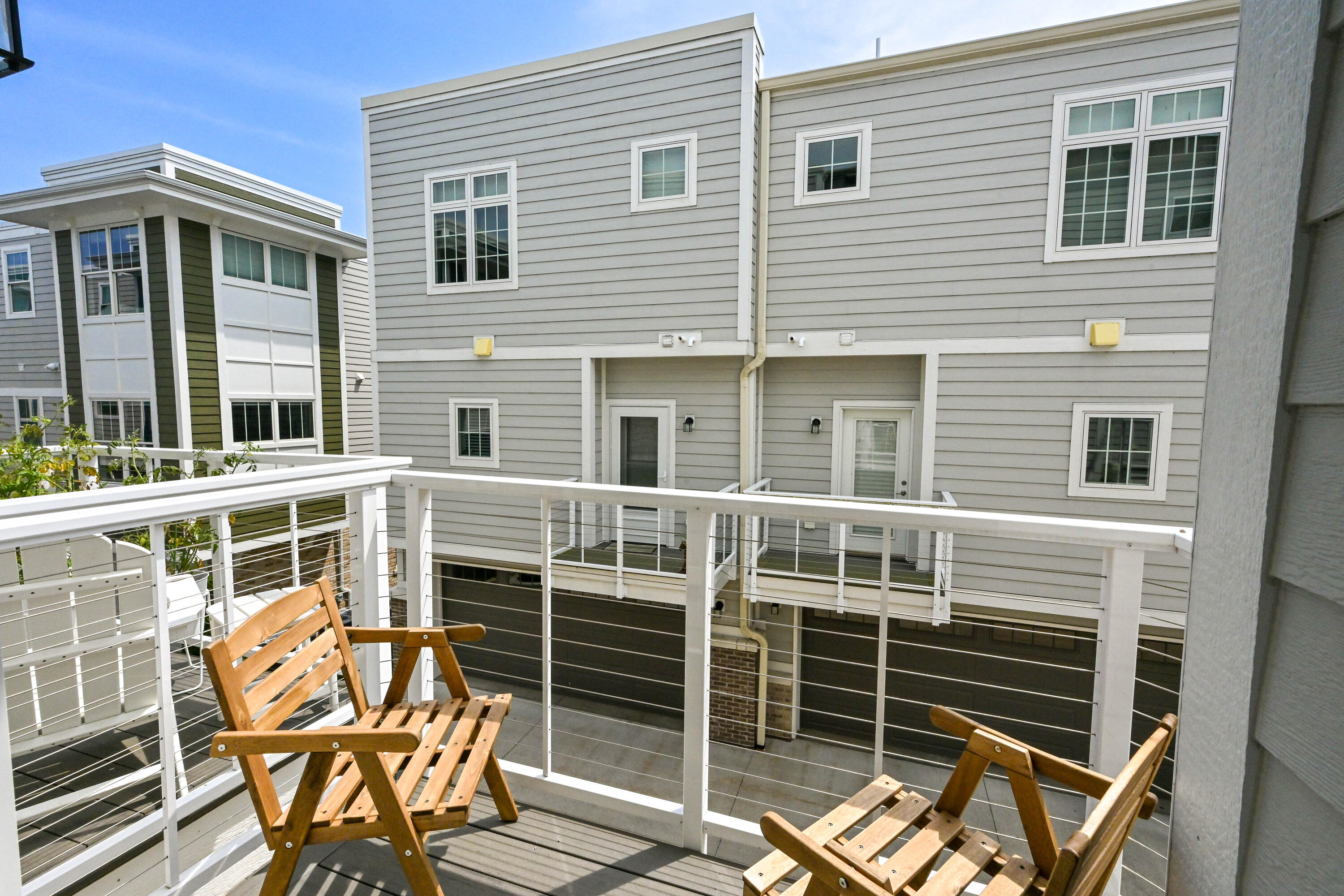 307 E Pier St
