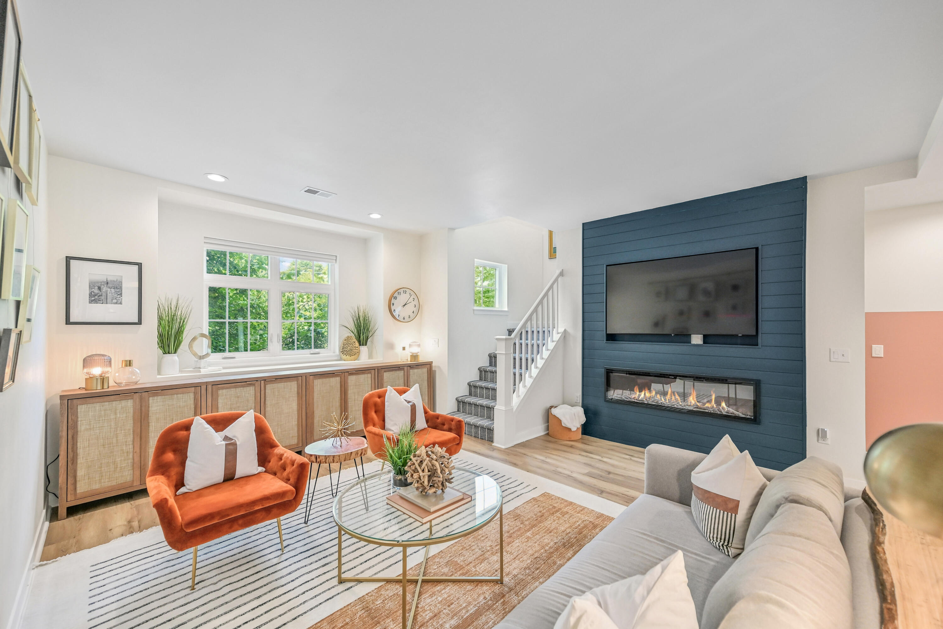 307 E Pier St