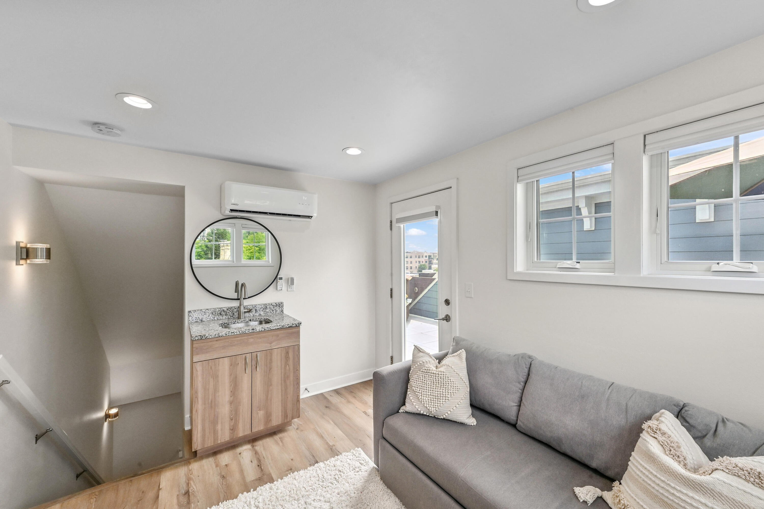 307 E Pier St
