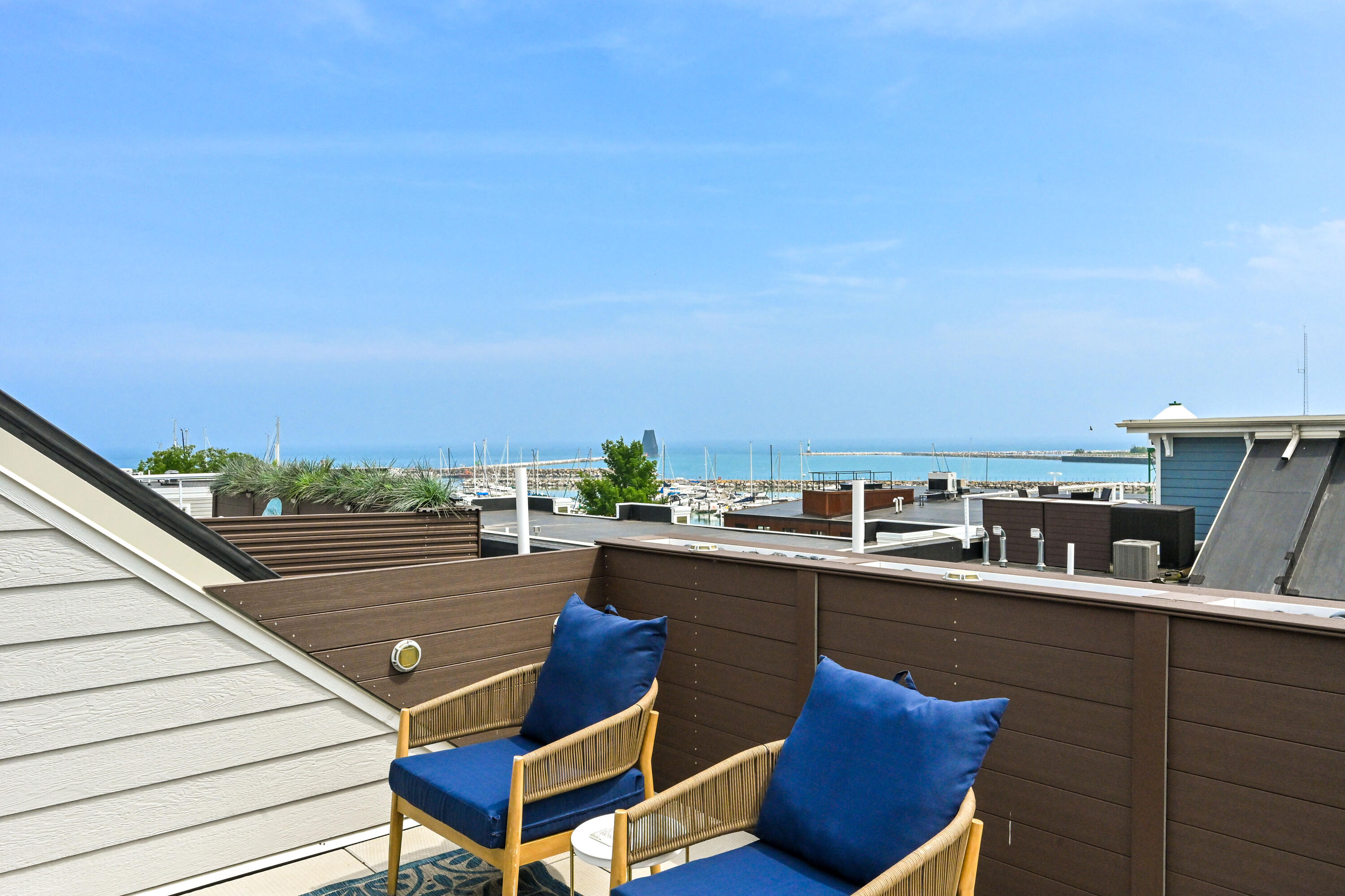 307 E Pier St