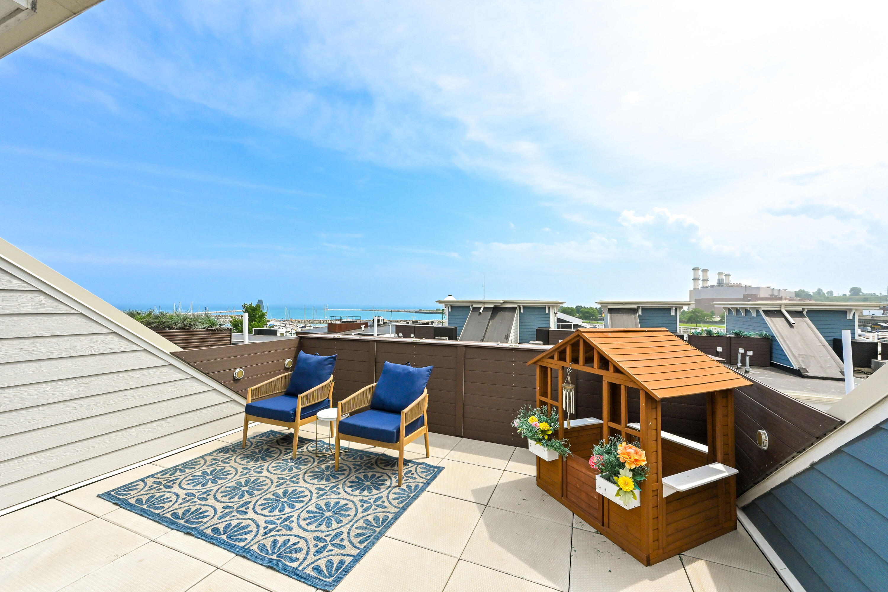307 E Pier St