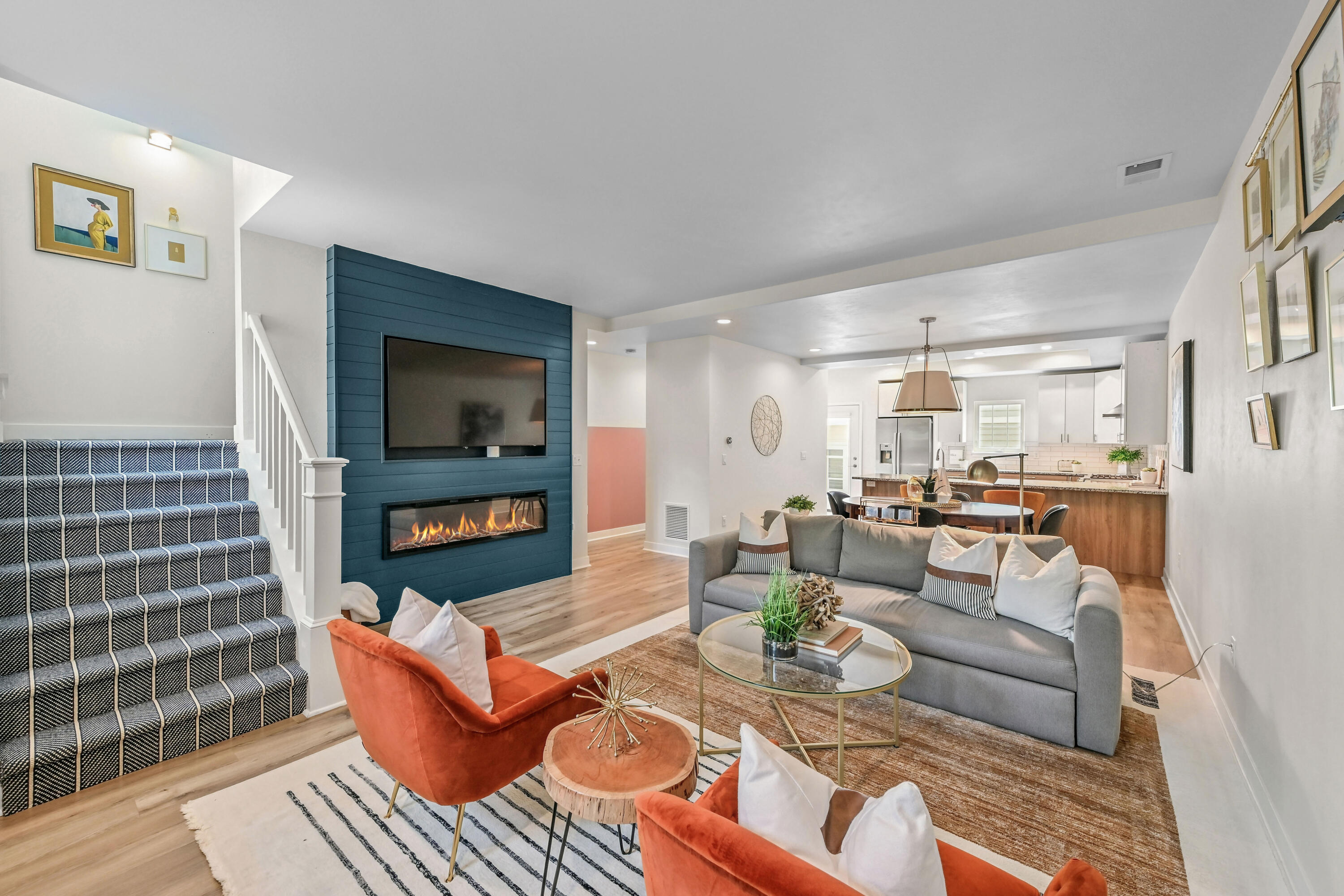 307 E Pier St