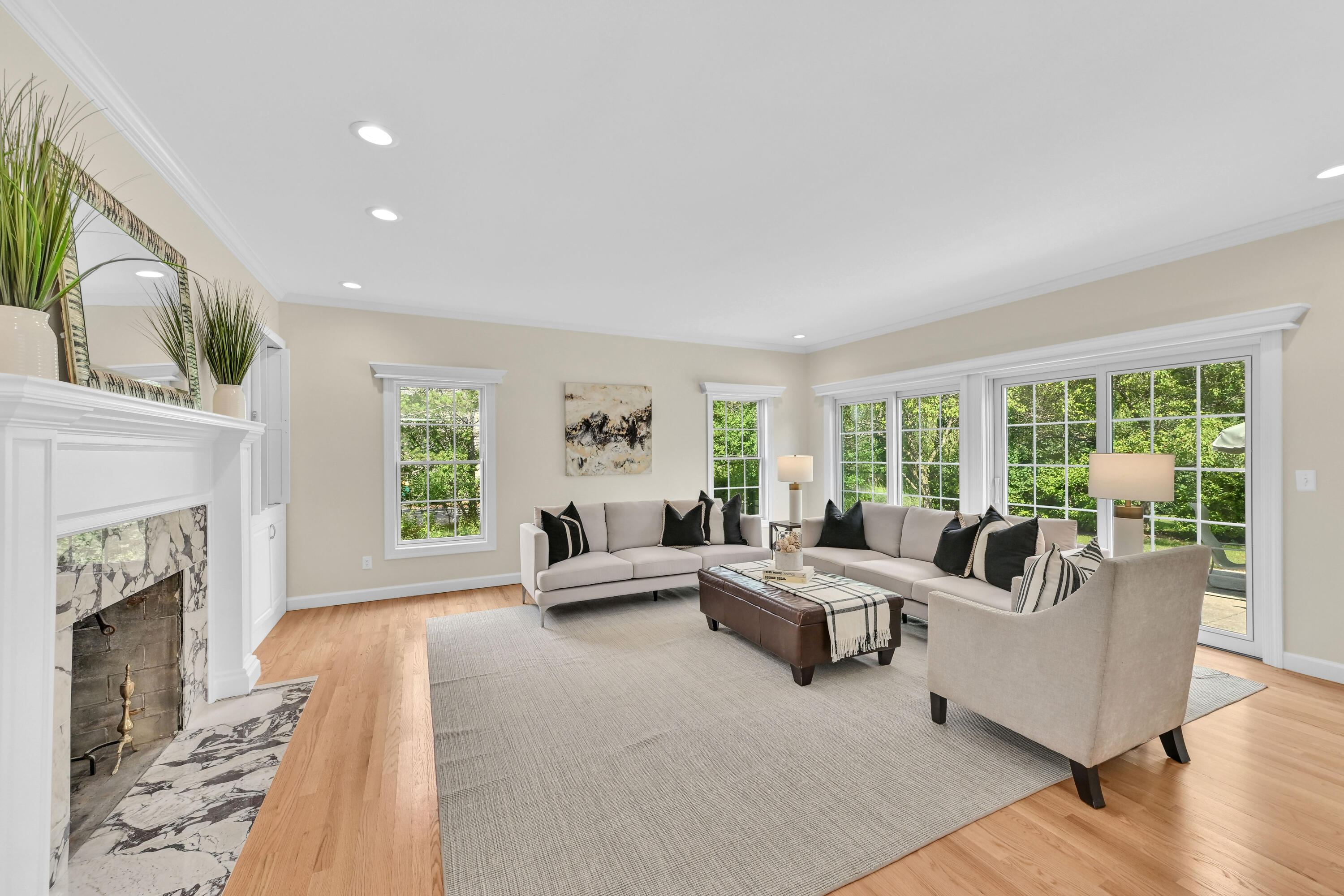 200 E Ravine Dr