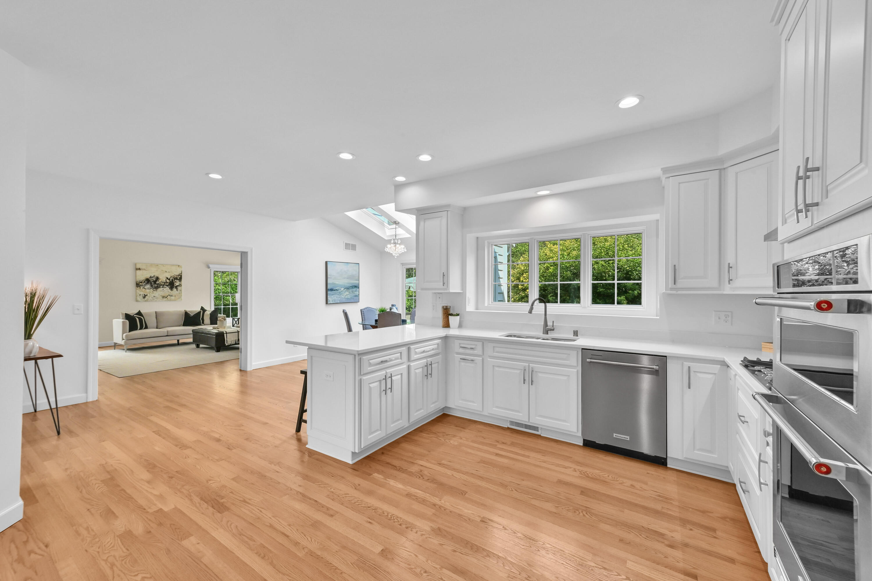 200 E Ravine Dr