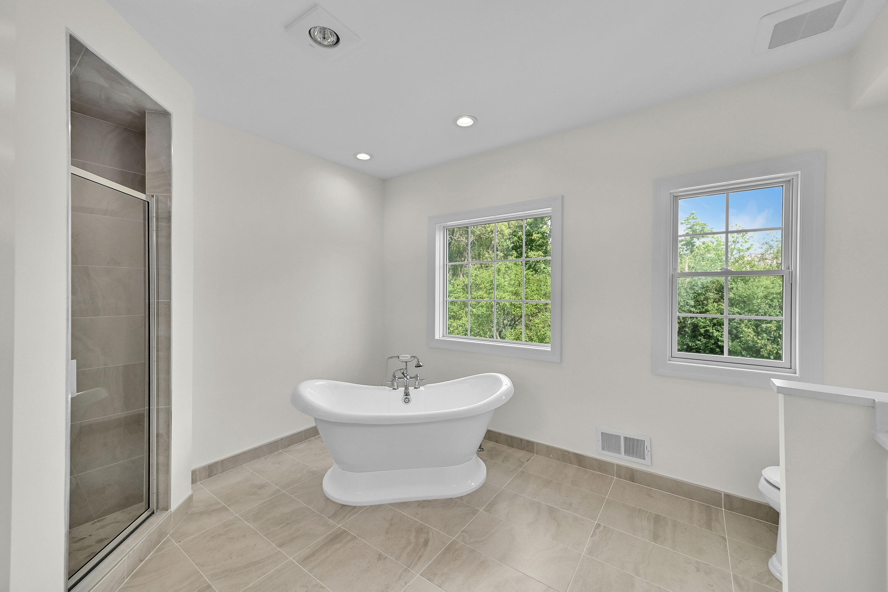 200 E Ravine Dr