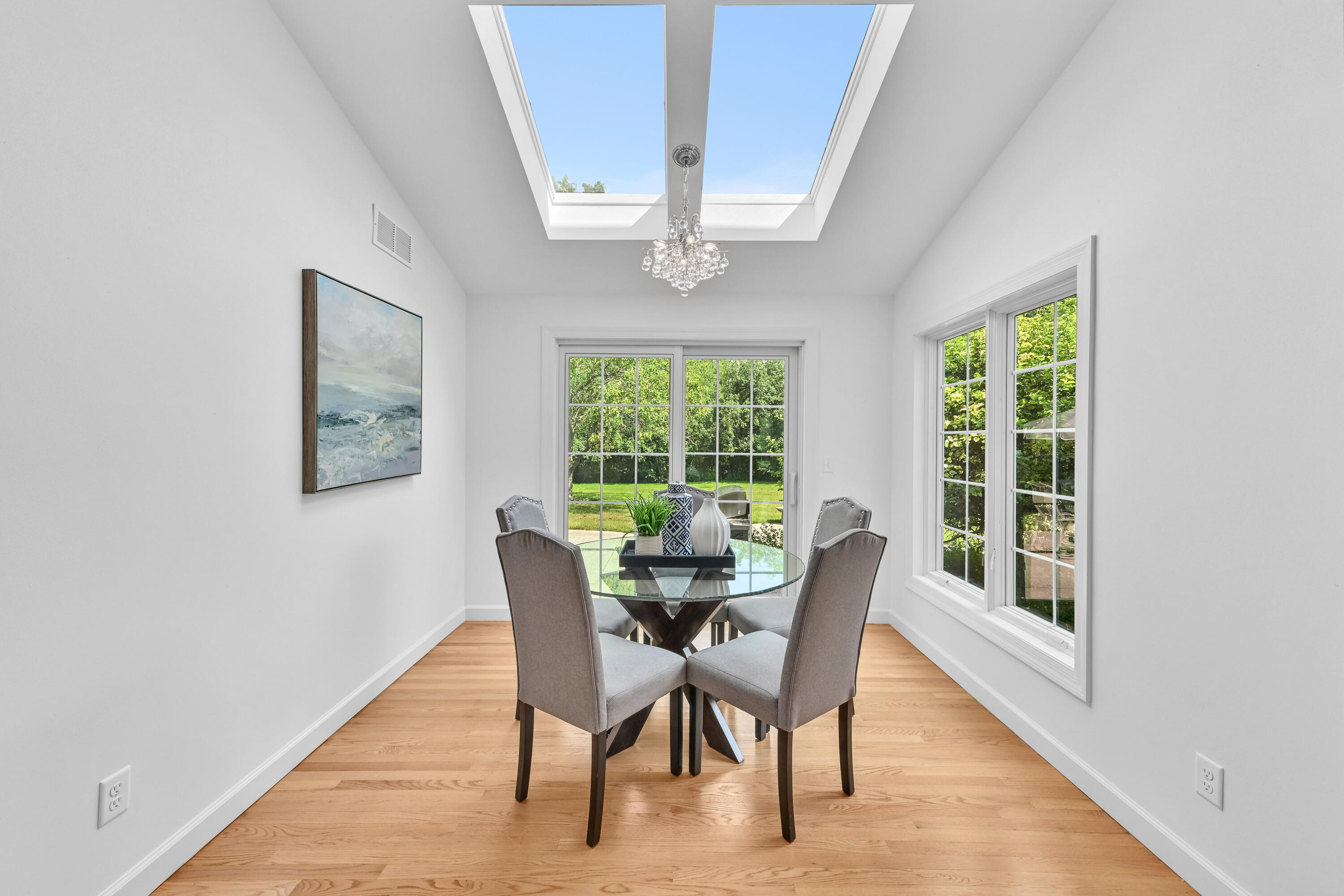 200 E Ravine Dr
