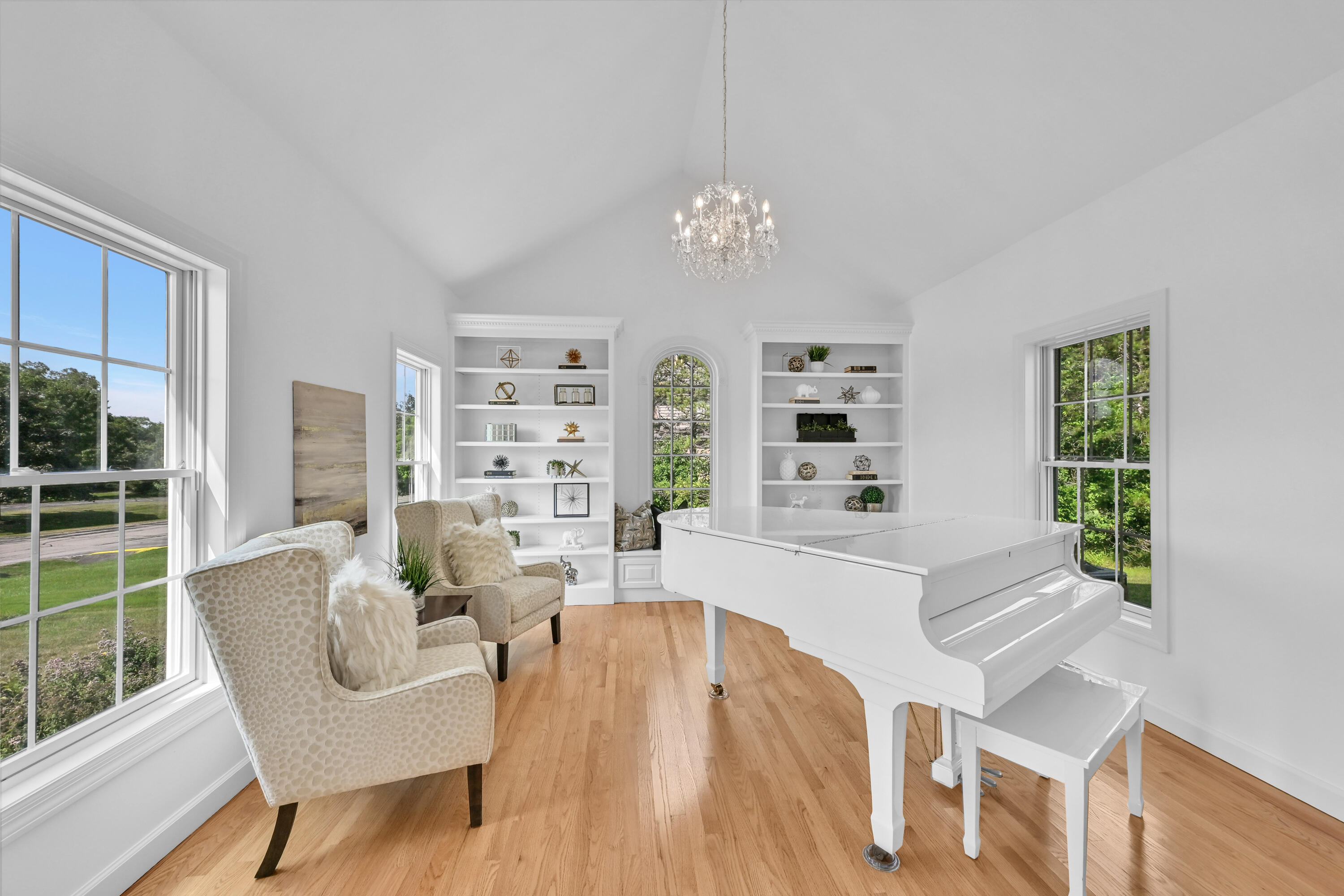 200 E Ravine Dr