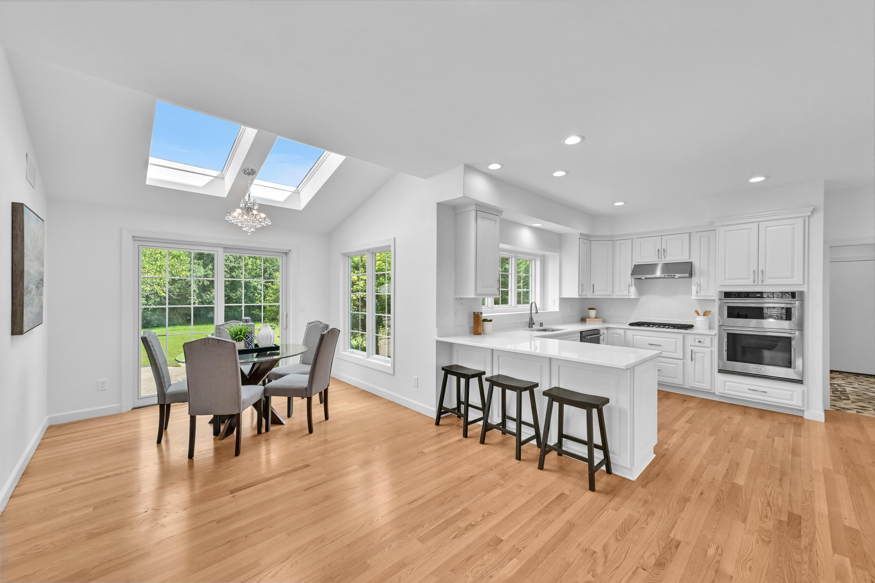 200 E Ravine Dr
