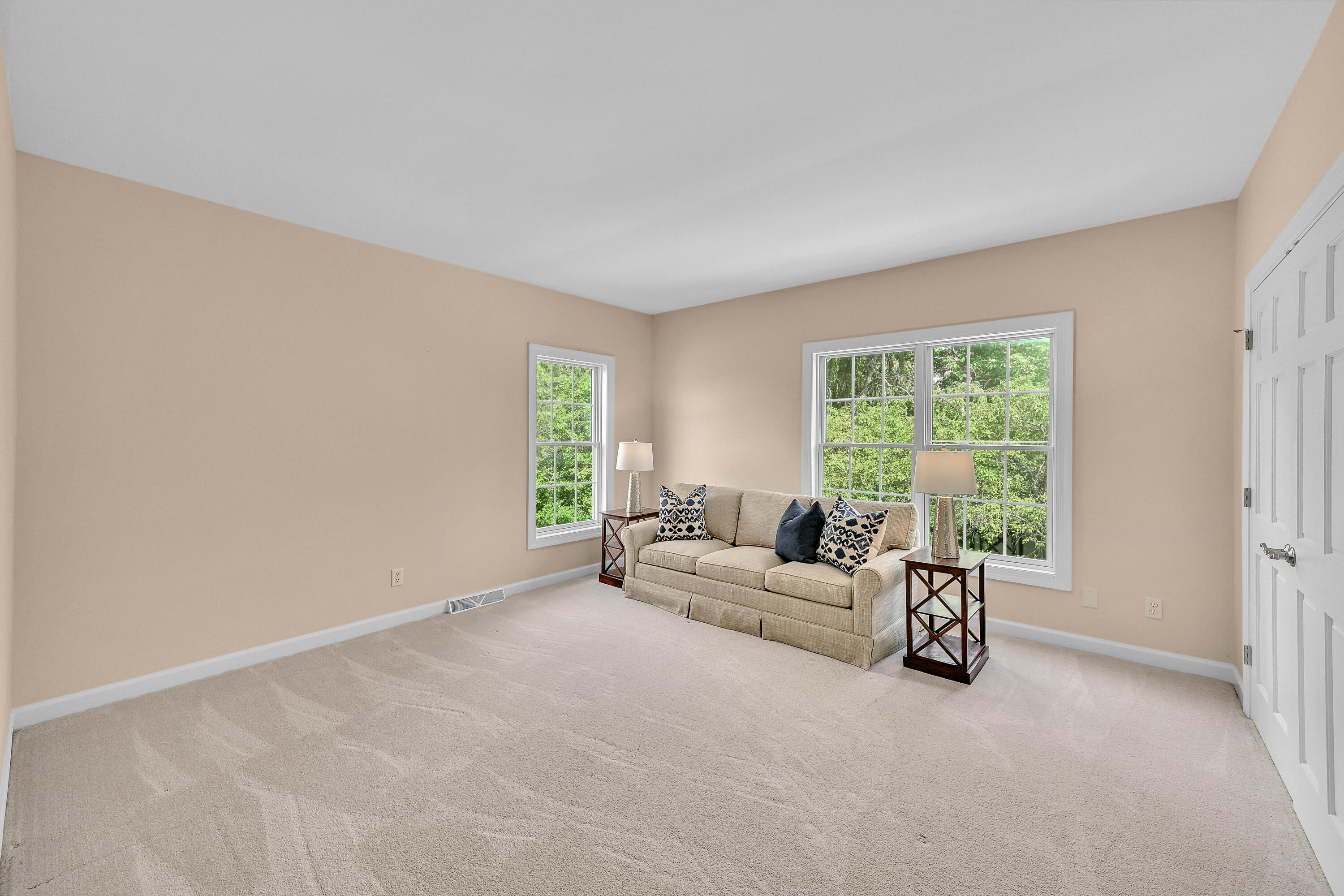 200 E Ravine Dr
