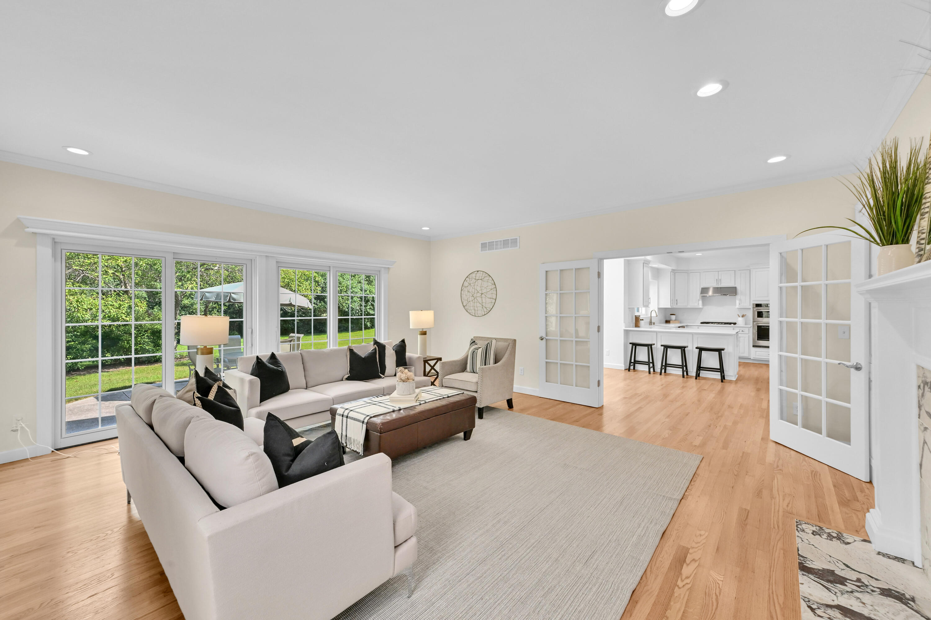 200 E Ravine Dr