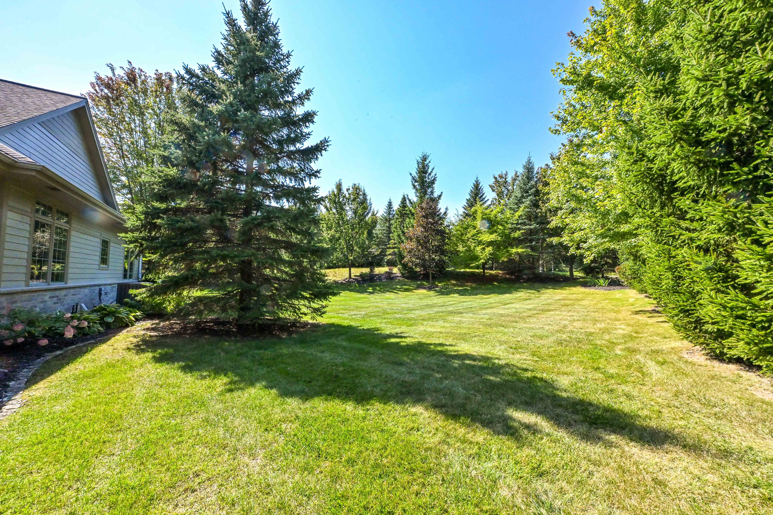 7575 N Heron Pond Dr