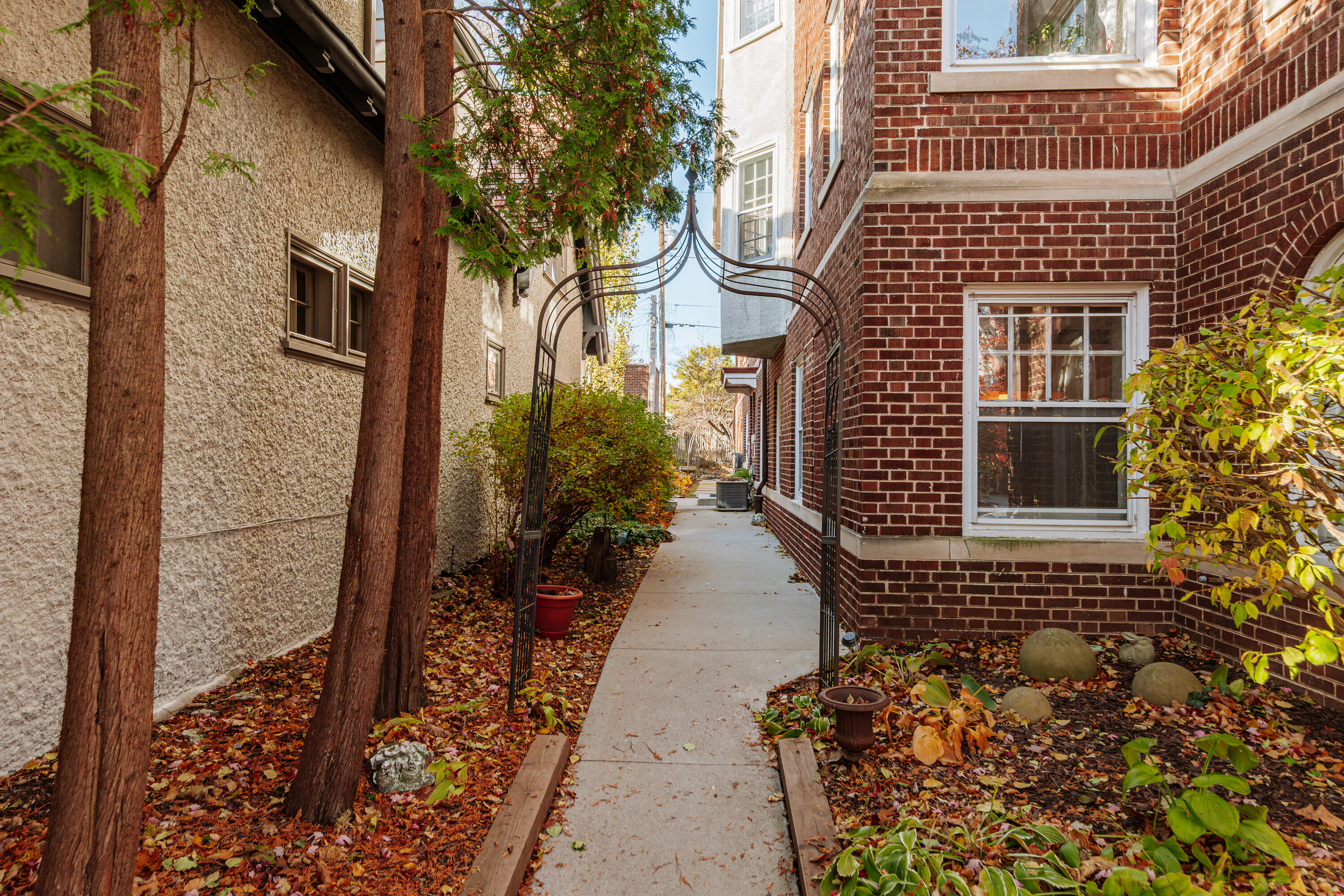 3123 N Marietta Ave Unit: #1