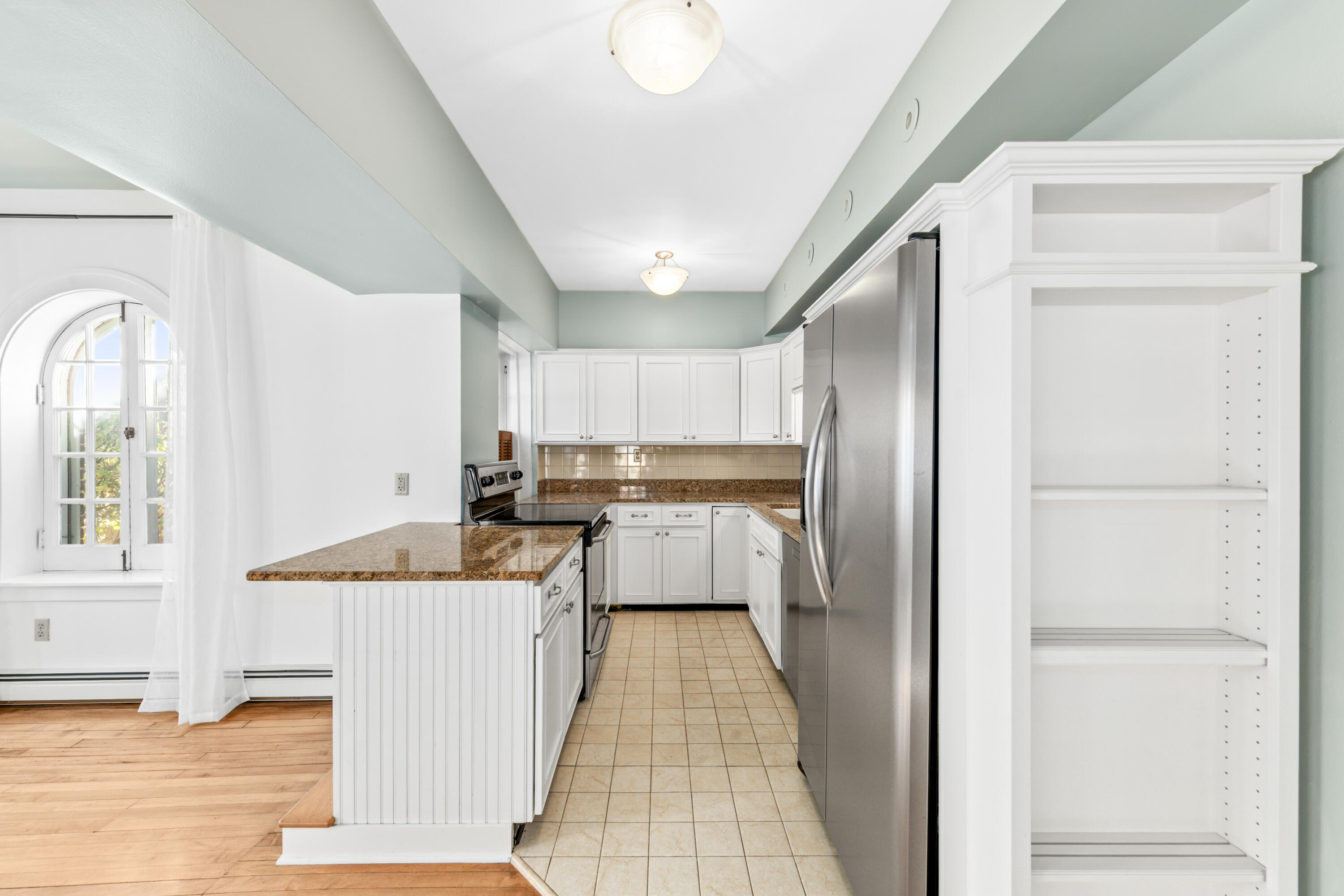 3123 N Marietta Ave Unit: #1