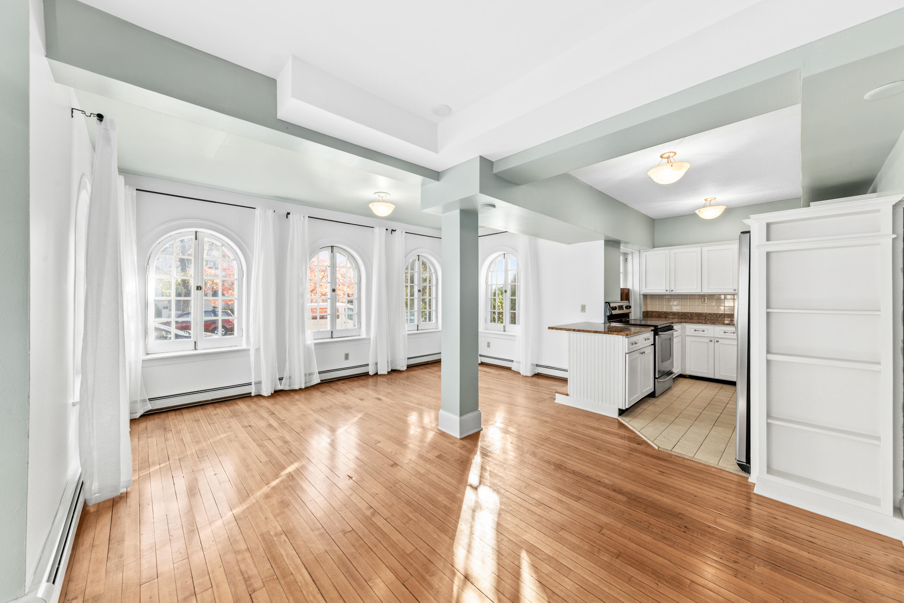 3123 N Marietta Ave Unit: #1