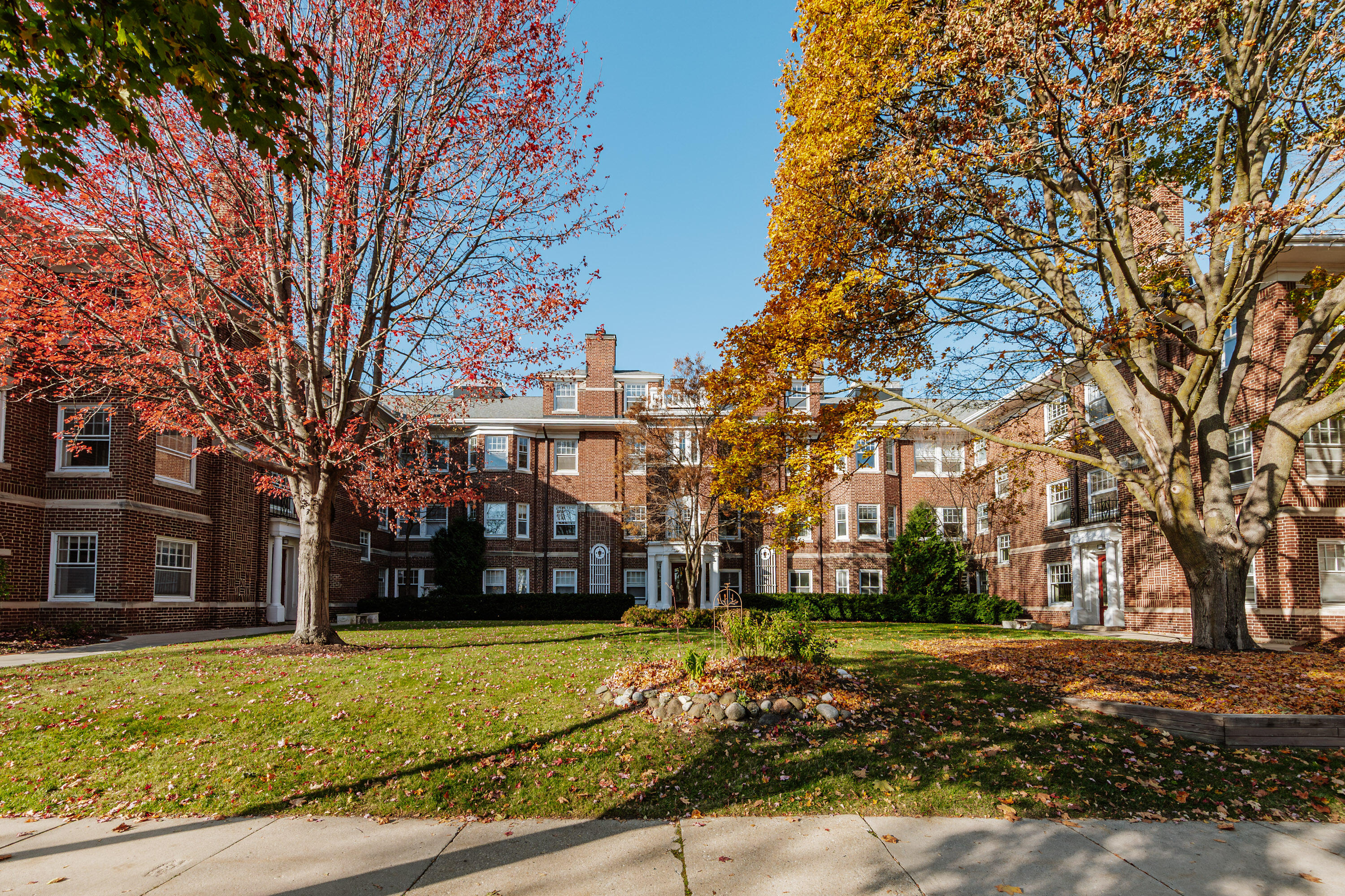 3123 N Marietta Ave Unit: #1