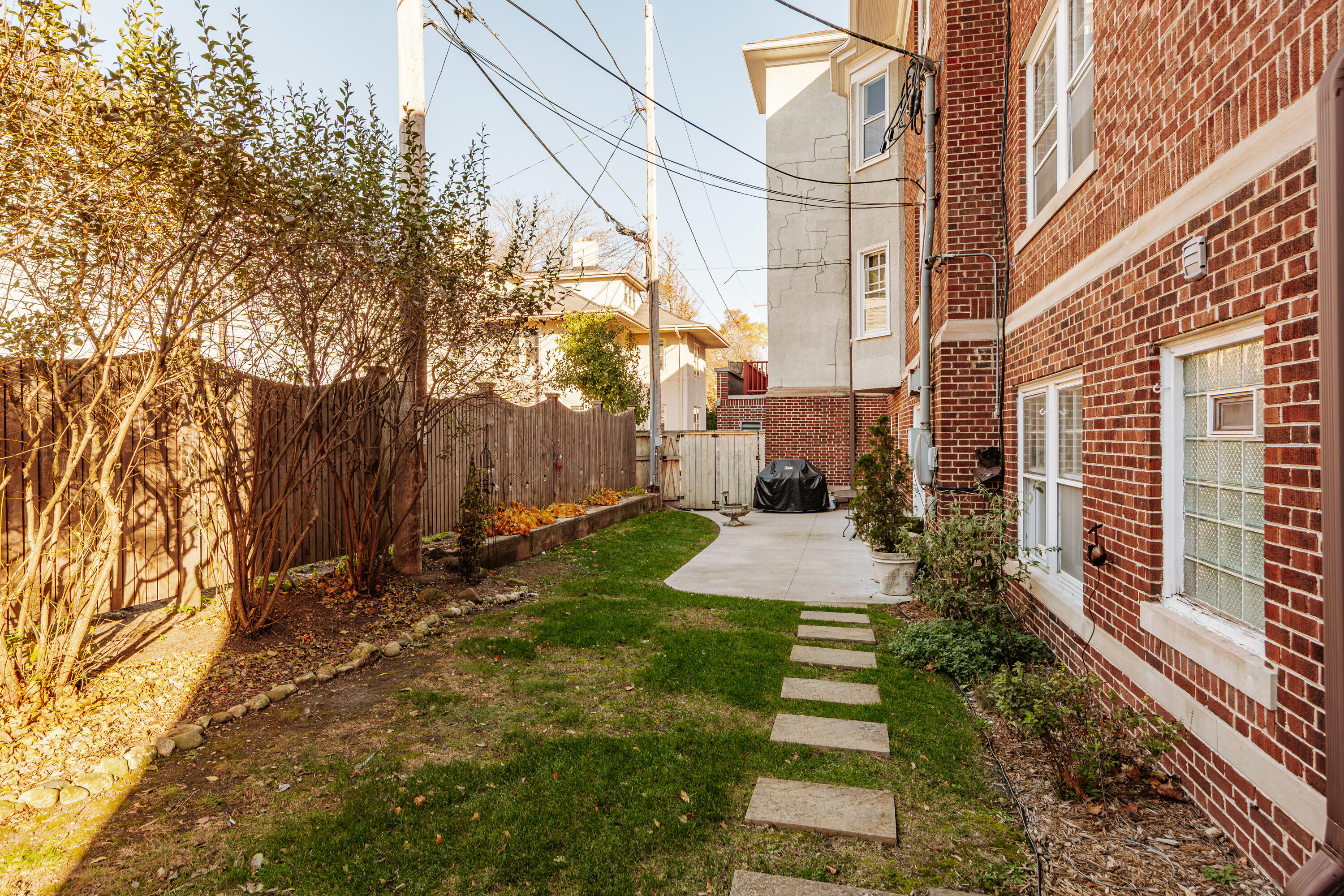 3123 N Marietta Ave Unit: #1