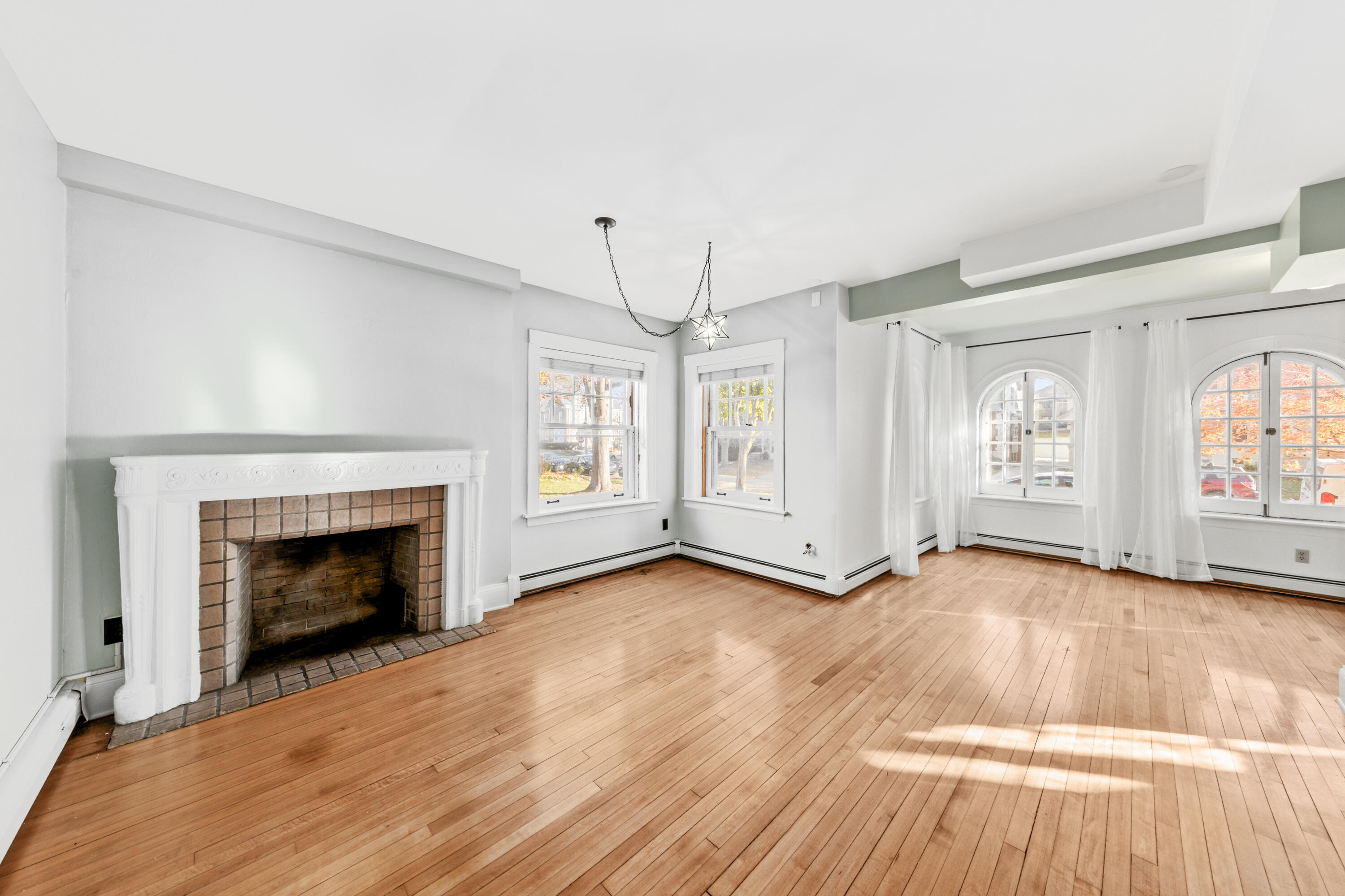 3123 N Marietta Ave Unit: #1