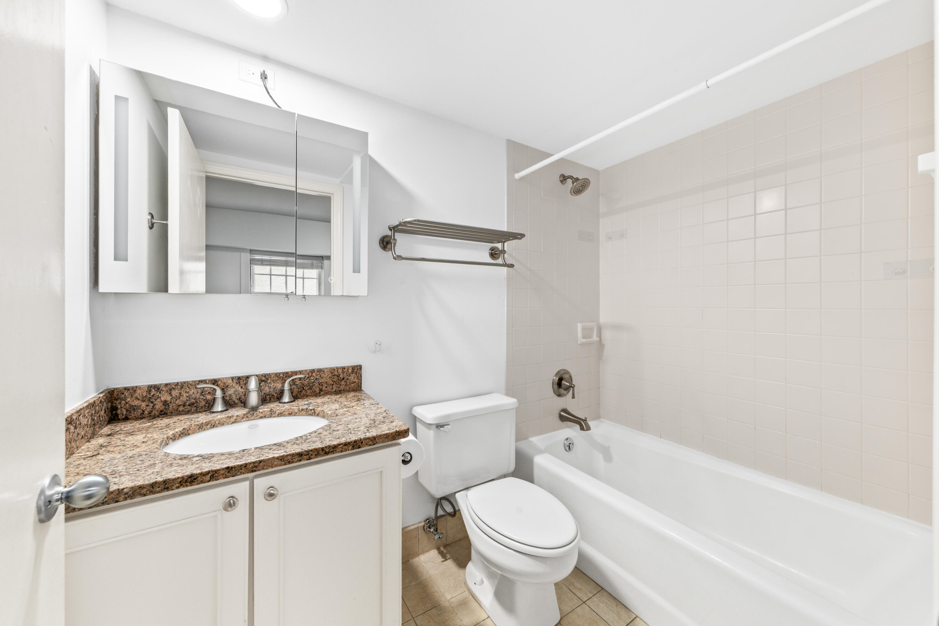 3123 N Marietta Ave Unit: #1