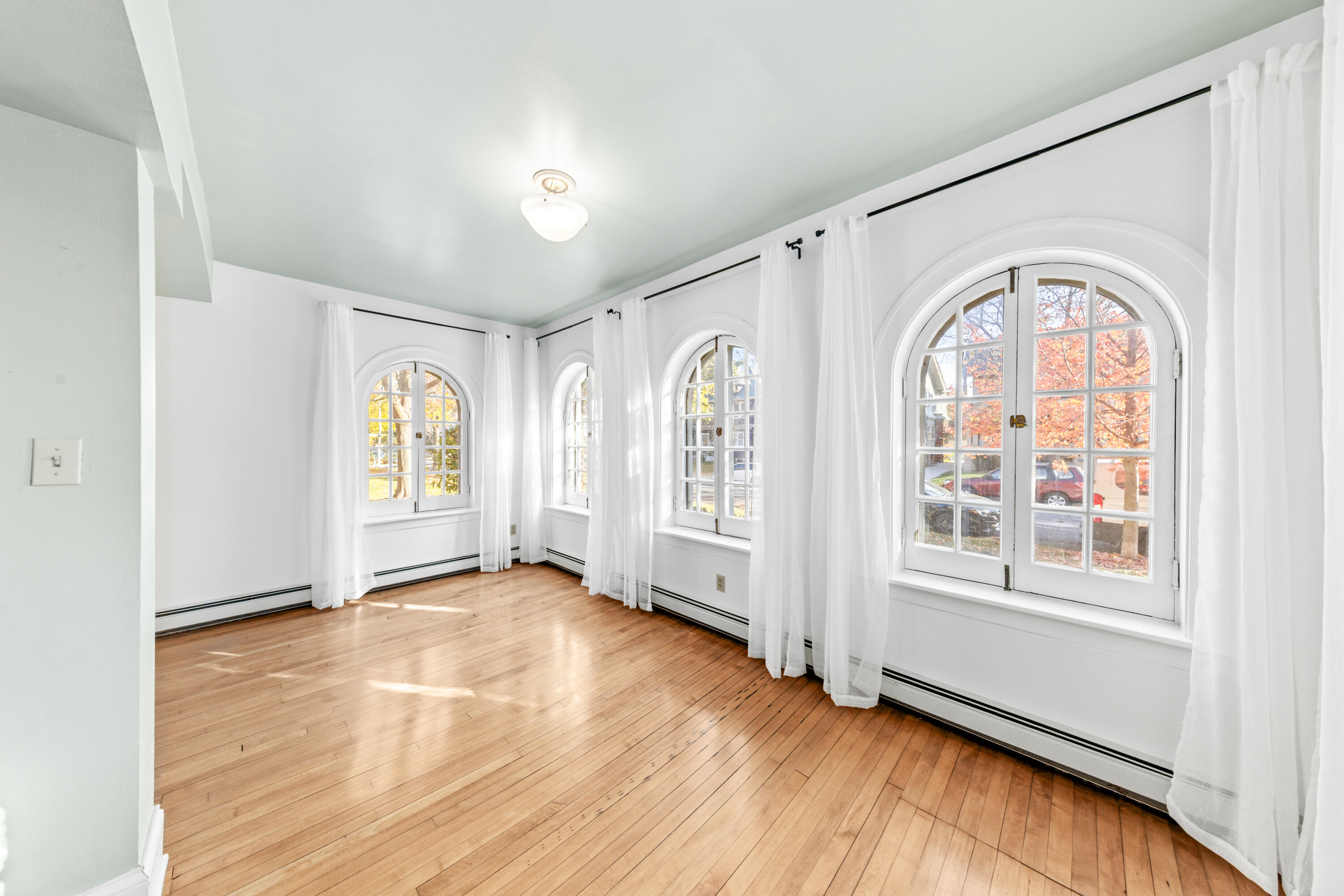 3123 N Marietta Ave Unit: #1