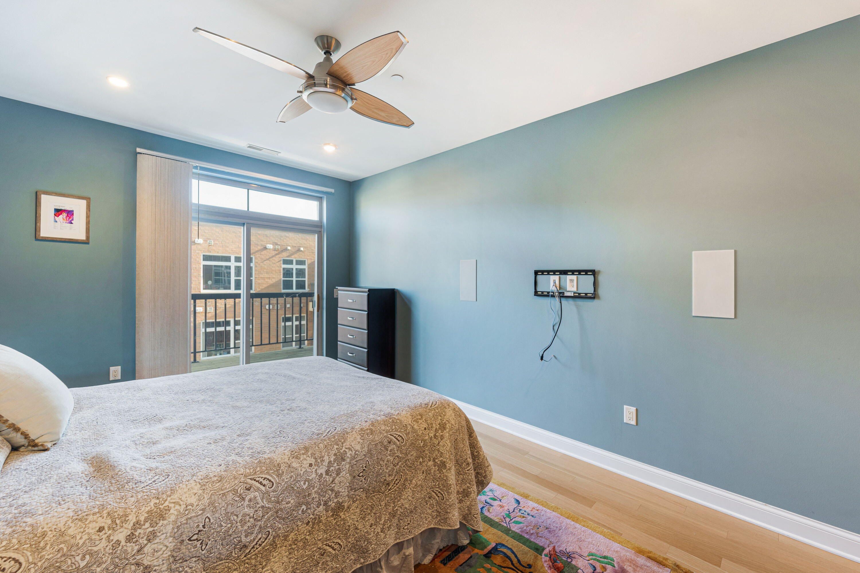 1915 N Water St Unit: 406