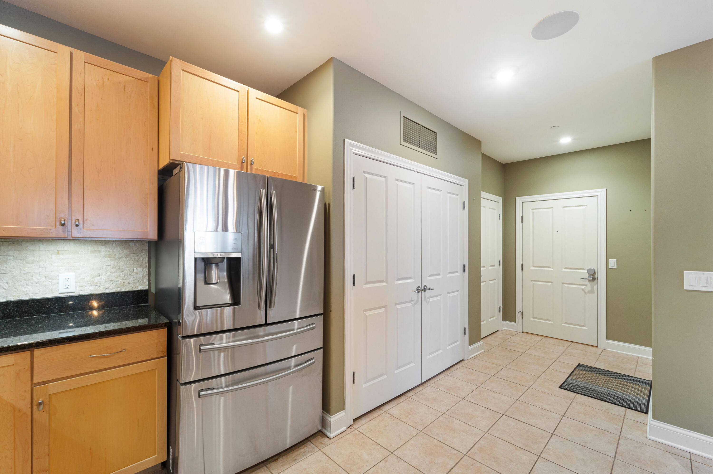 1915 N Water St Unit: 406